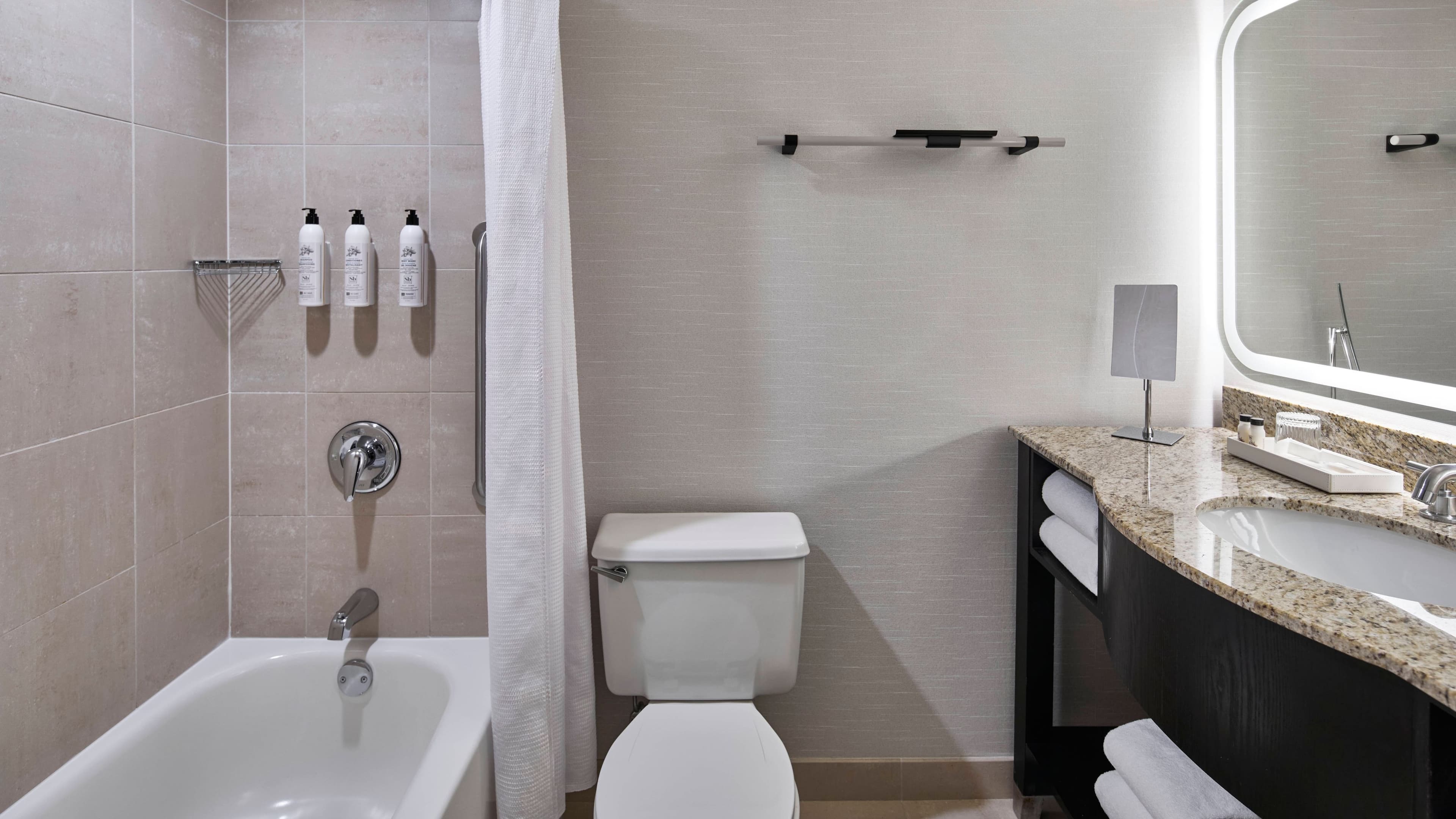 Standard 1 King Room - Image 6