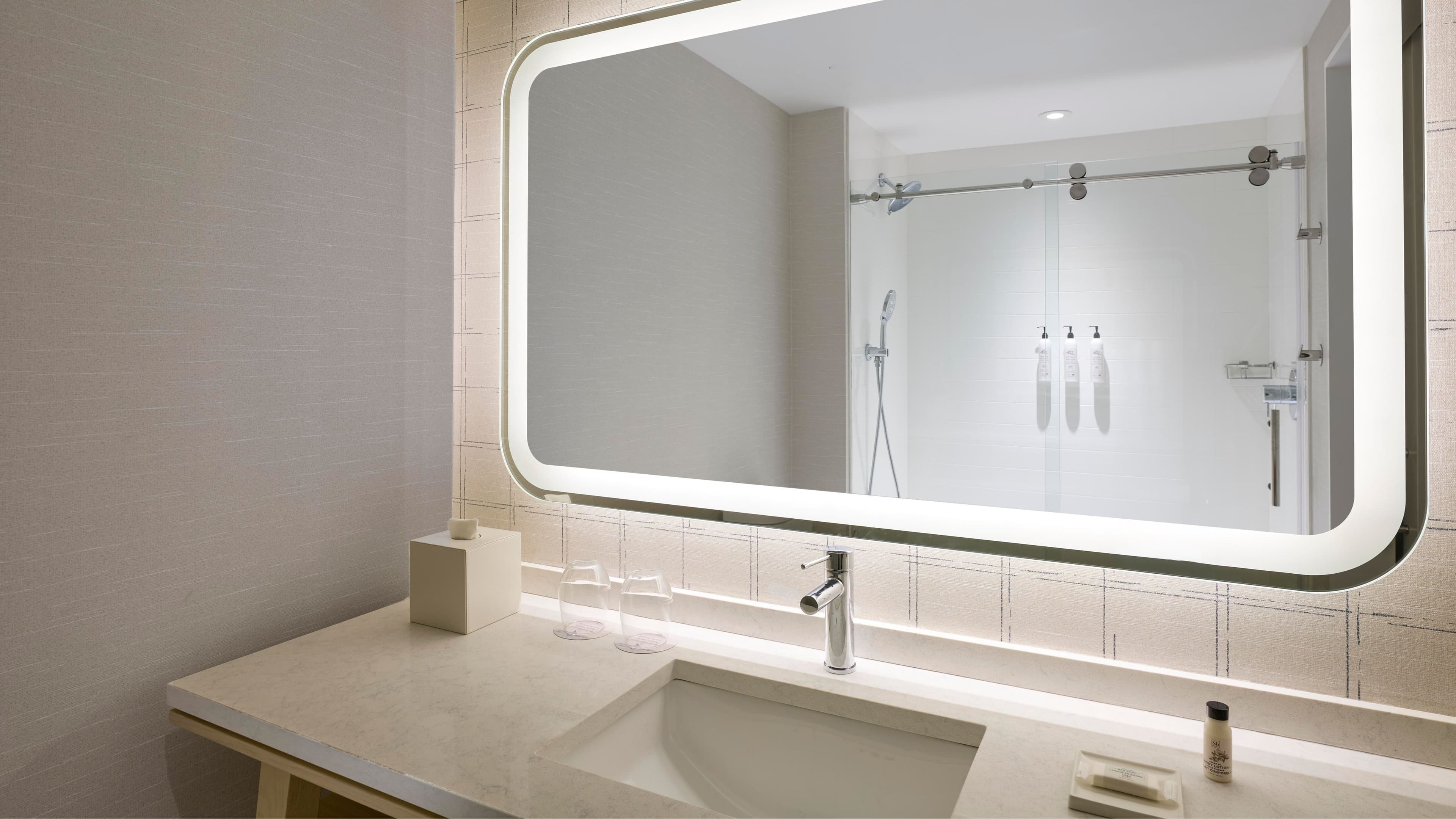 Standard 1 King Room - Image 5