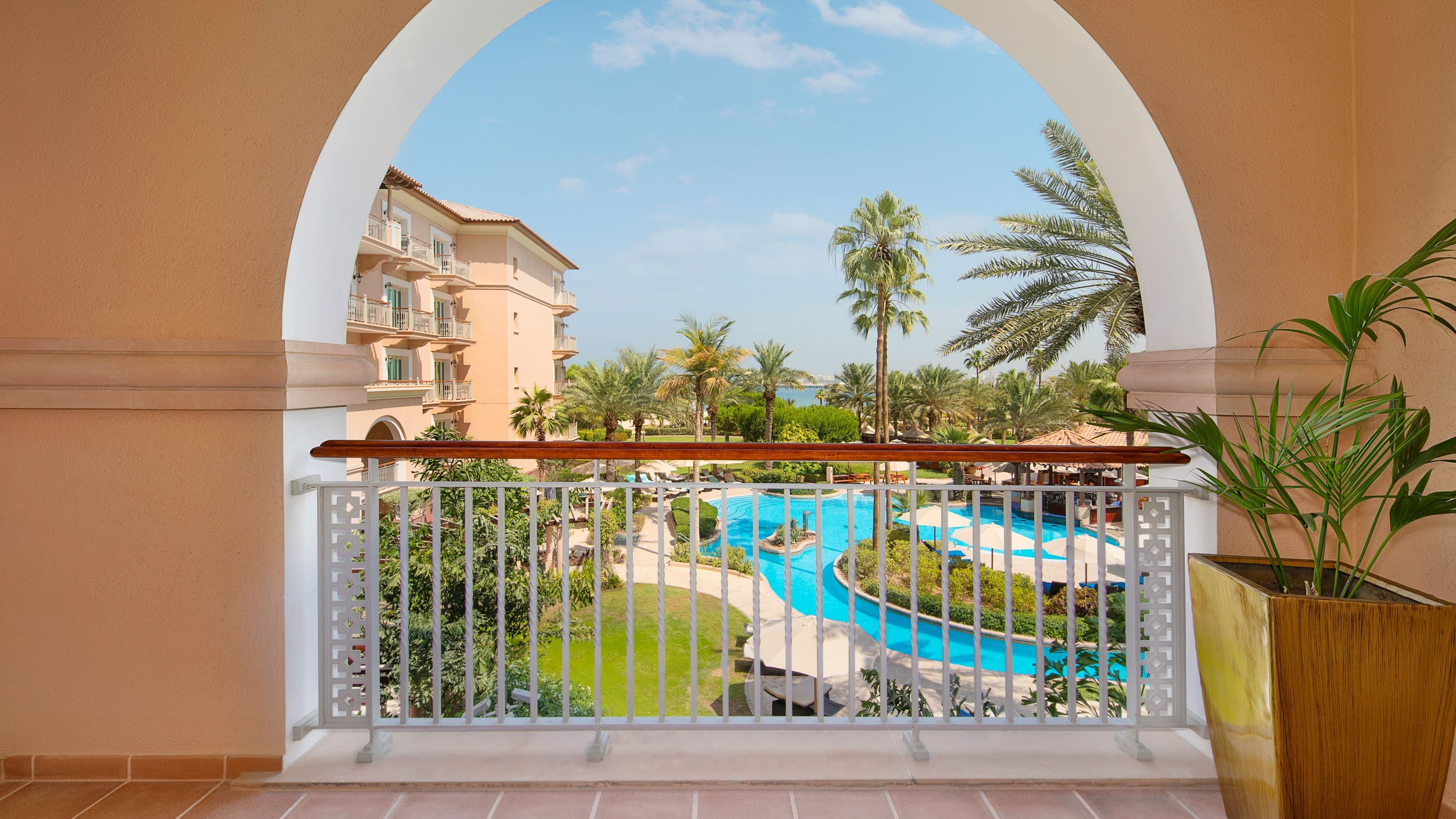 Deluxe Guest room - Image 4