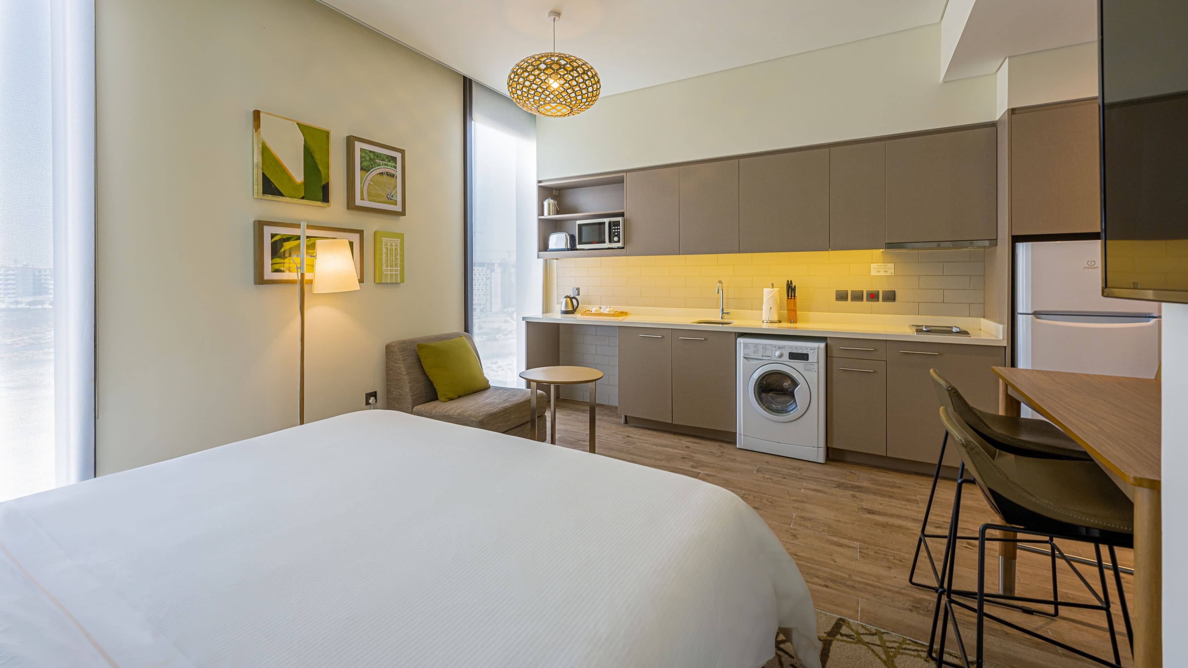 Studio Apartment - Image 1