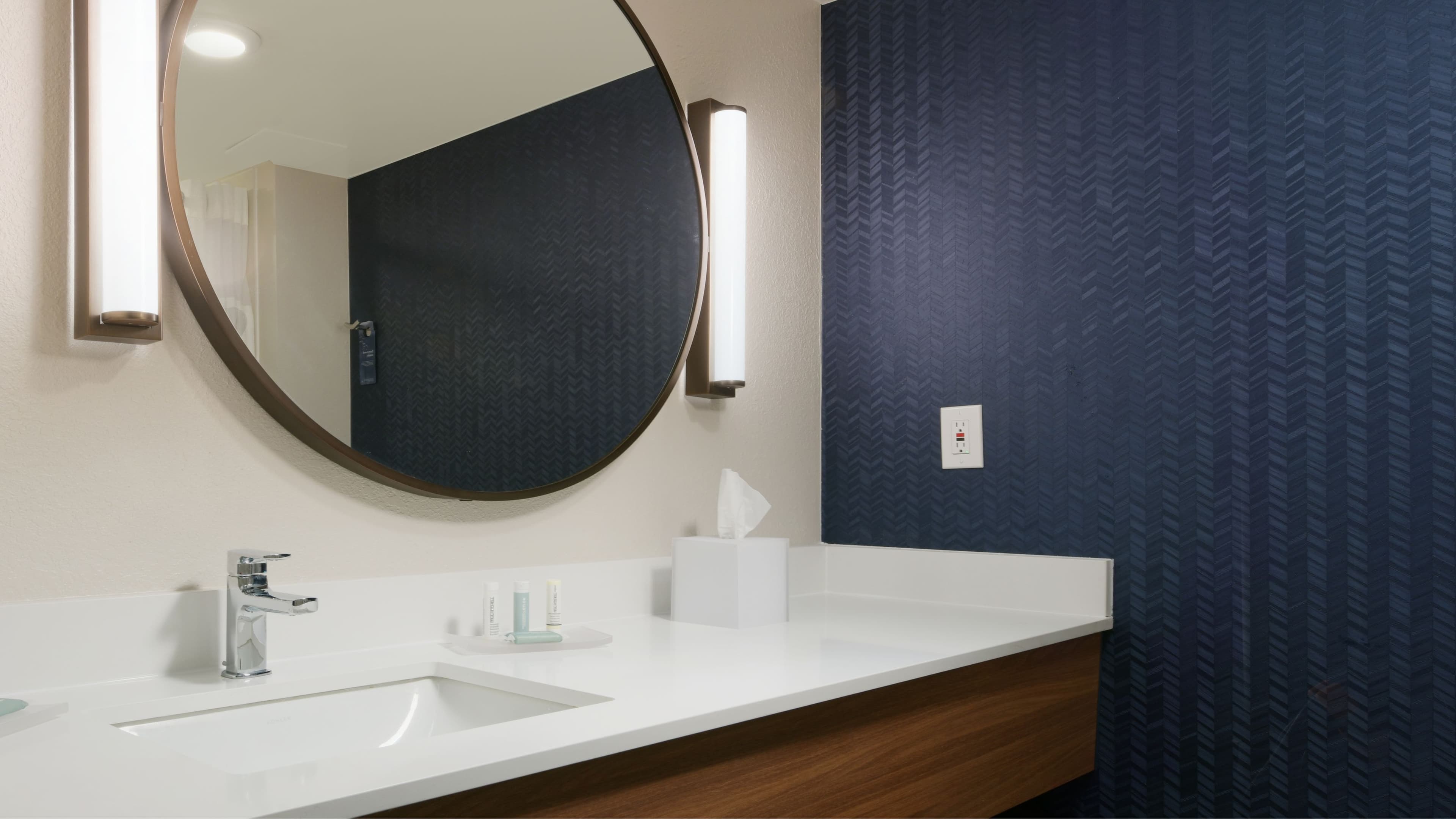 Accessible Room - Image 5