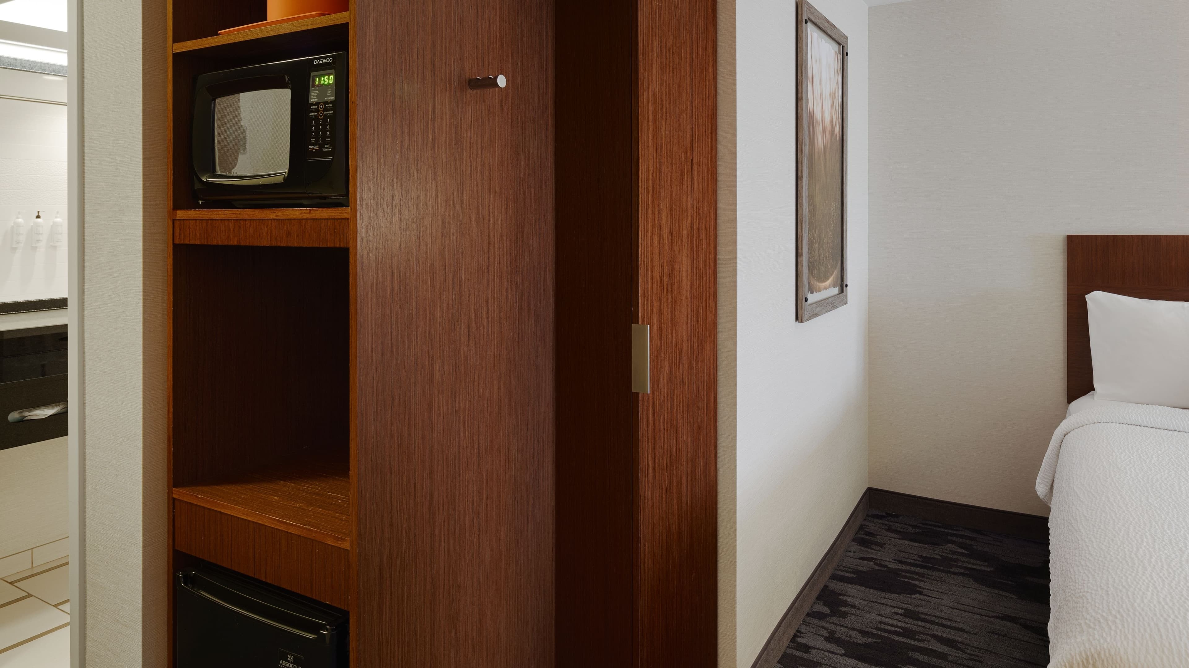 Double Queen Guest Room - Image 3