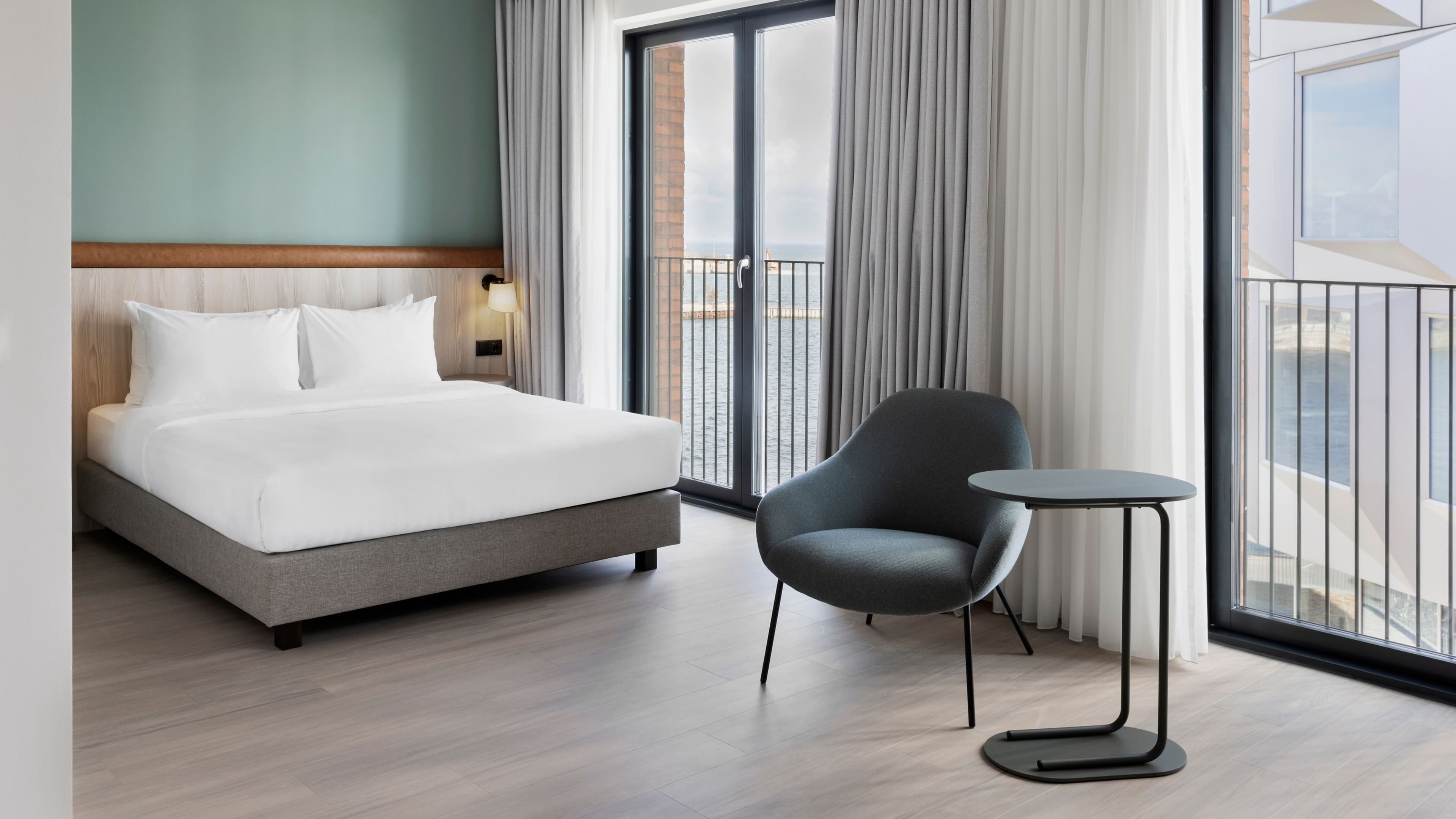 Queen Room - Image 7