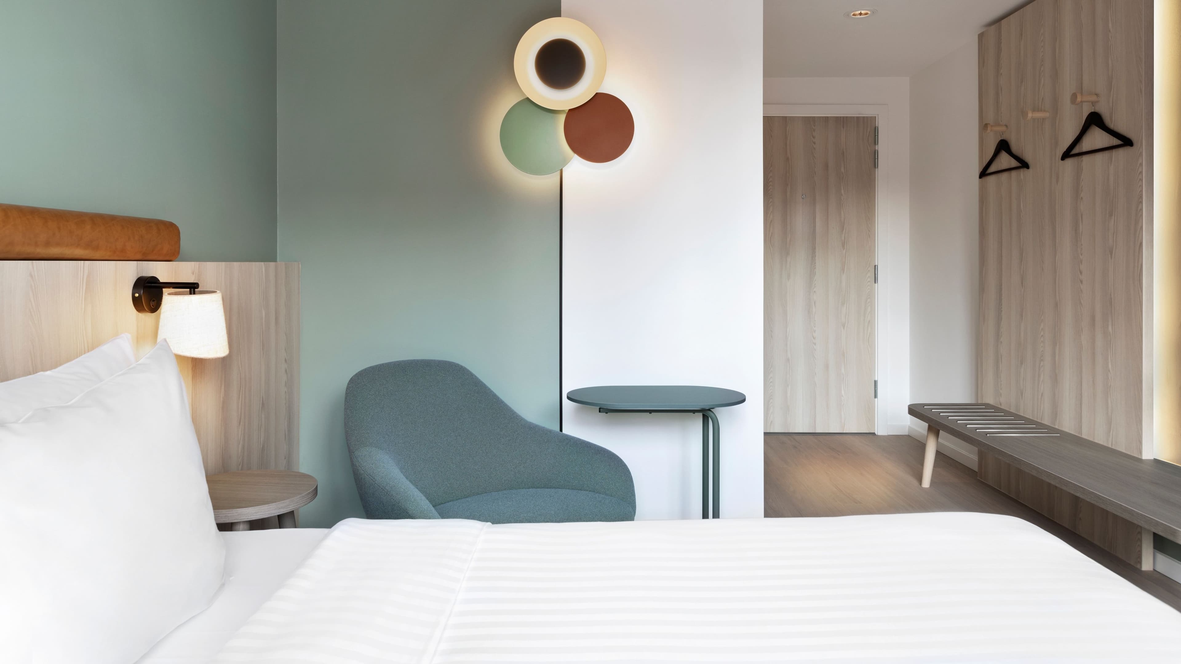 Queen Room - Image 5