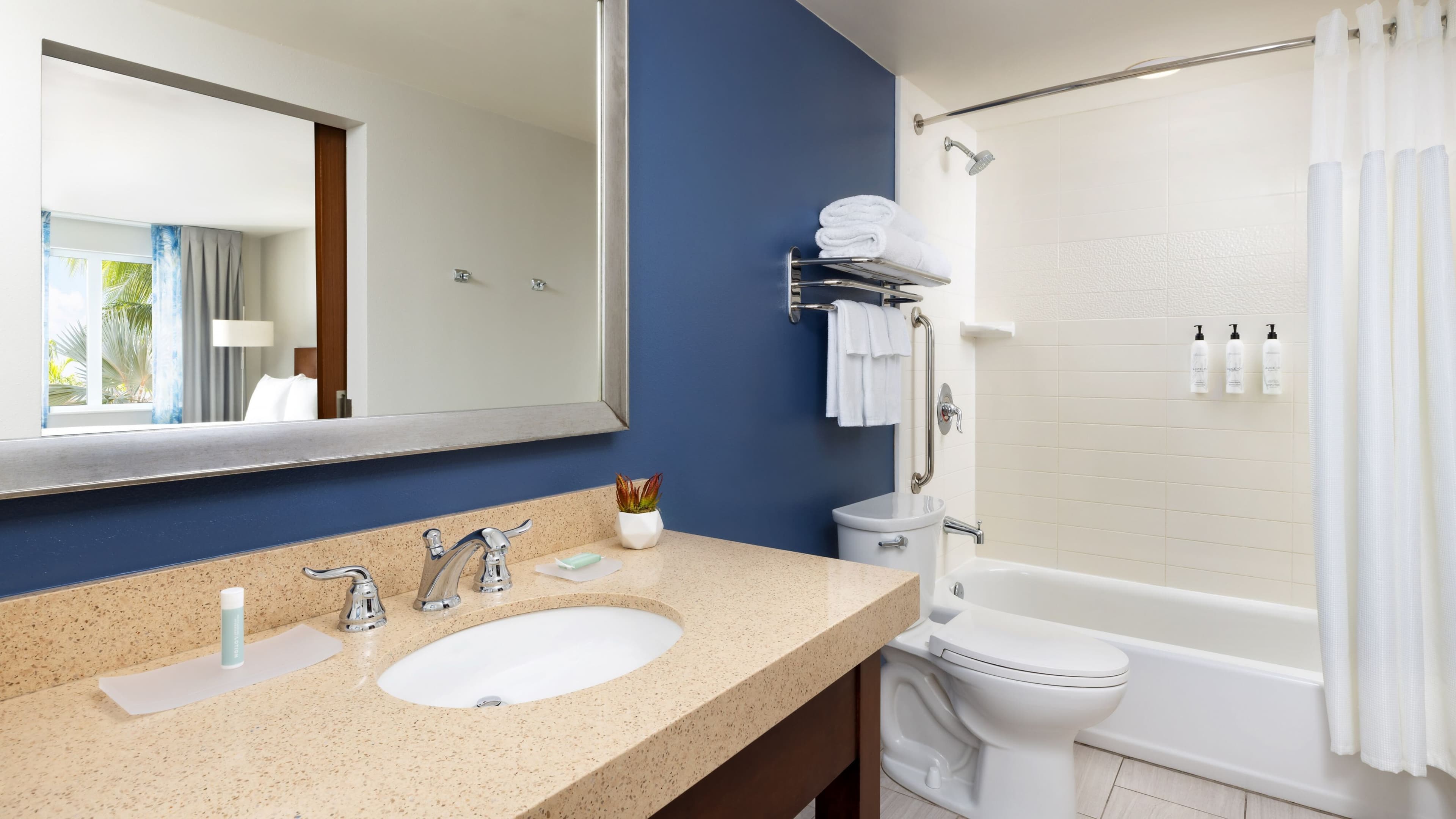 2 Queen Guest Room - Image 6