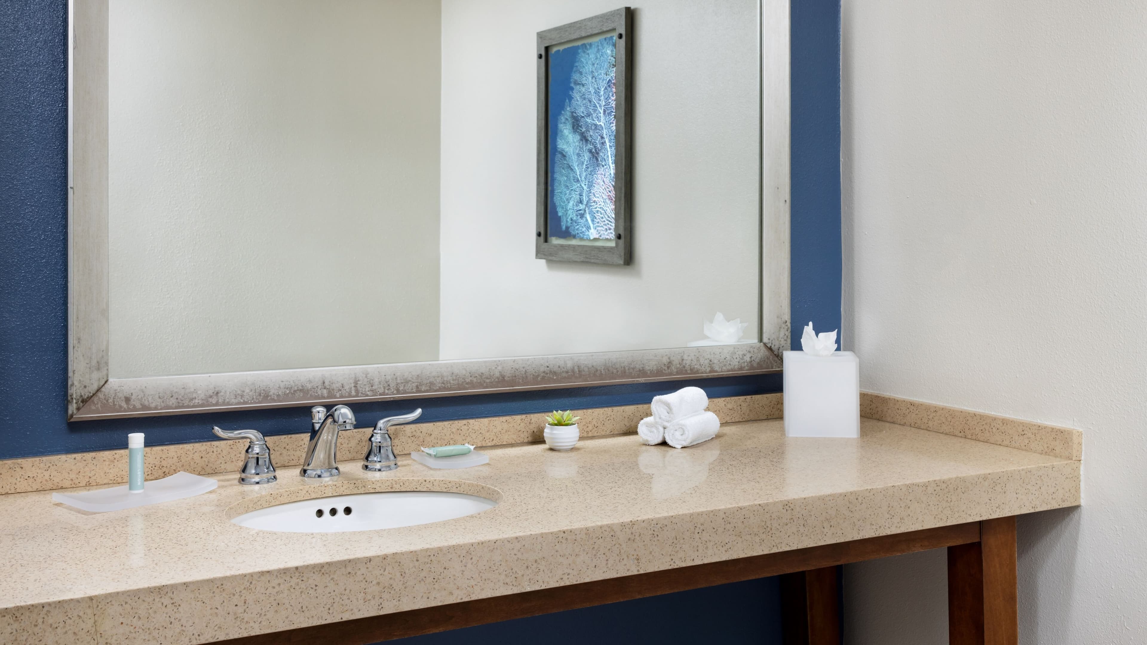 2 Queen Guest Room - Image 5