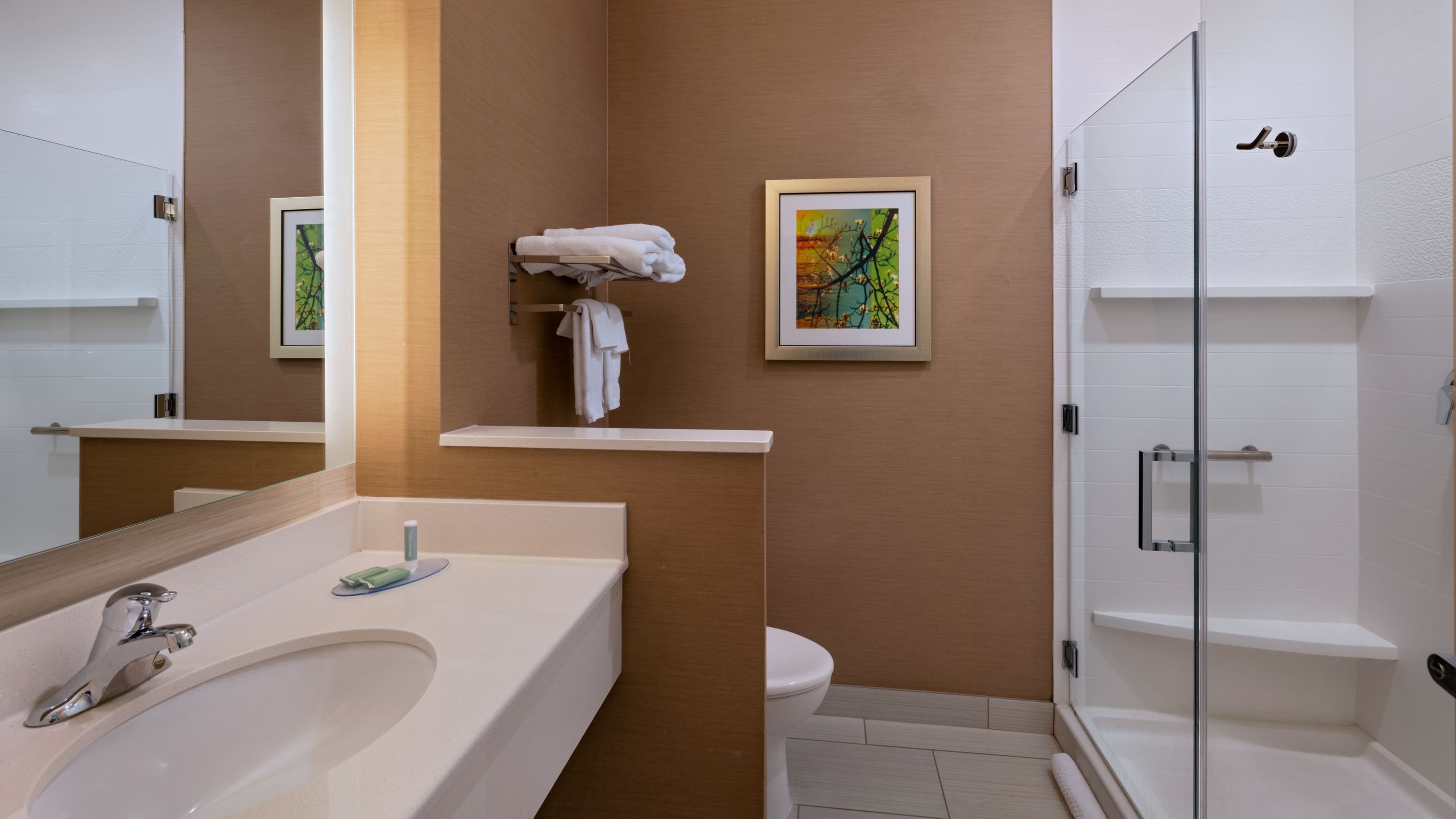 1 King Bed - Image 4