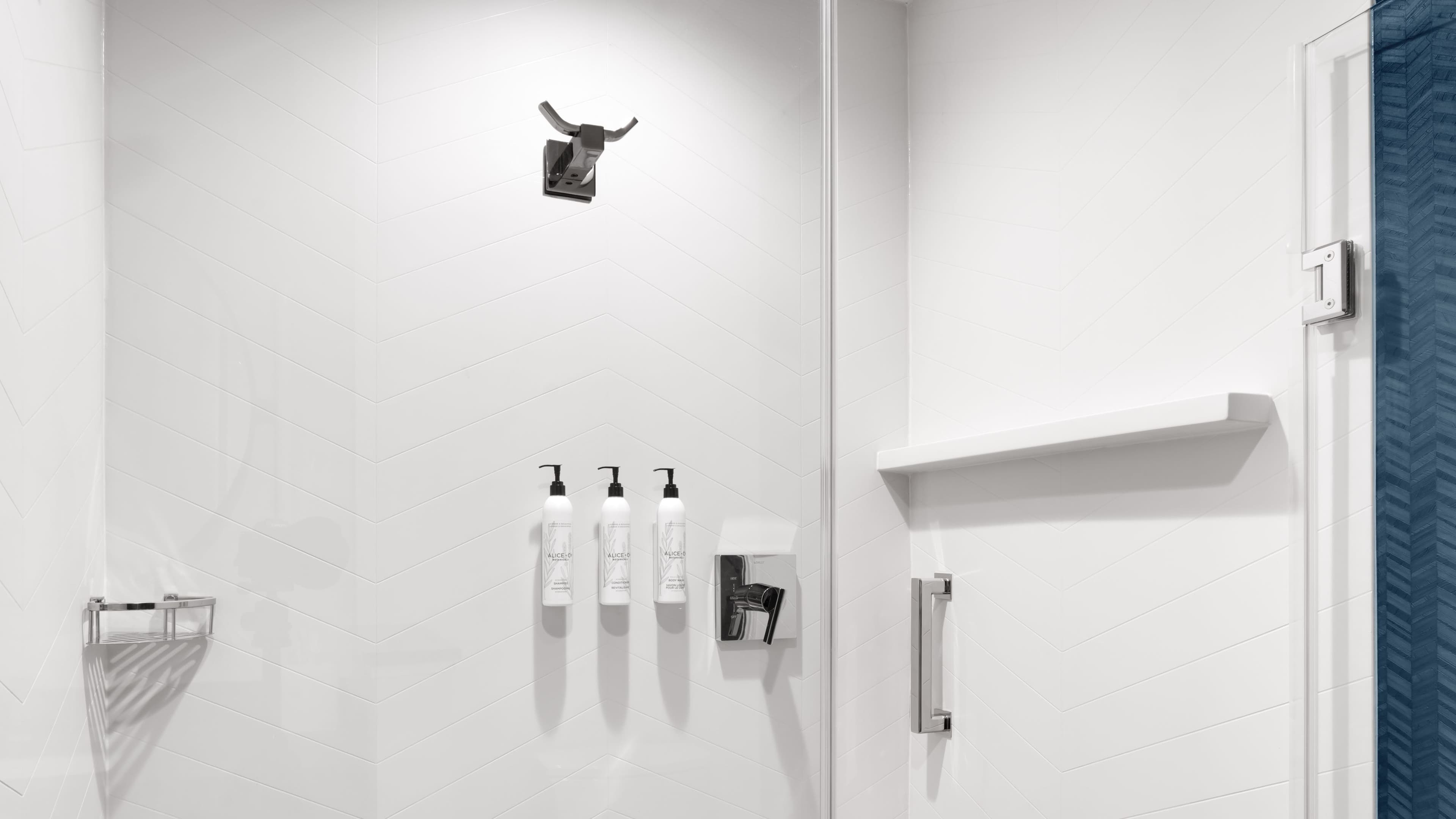 King Bed Guest Room - Image 5