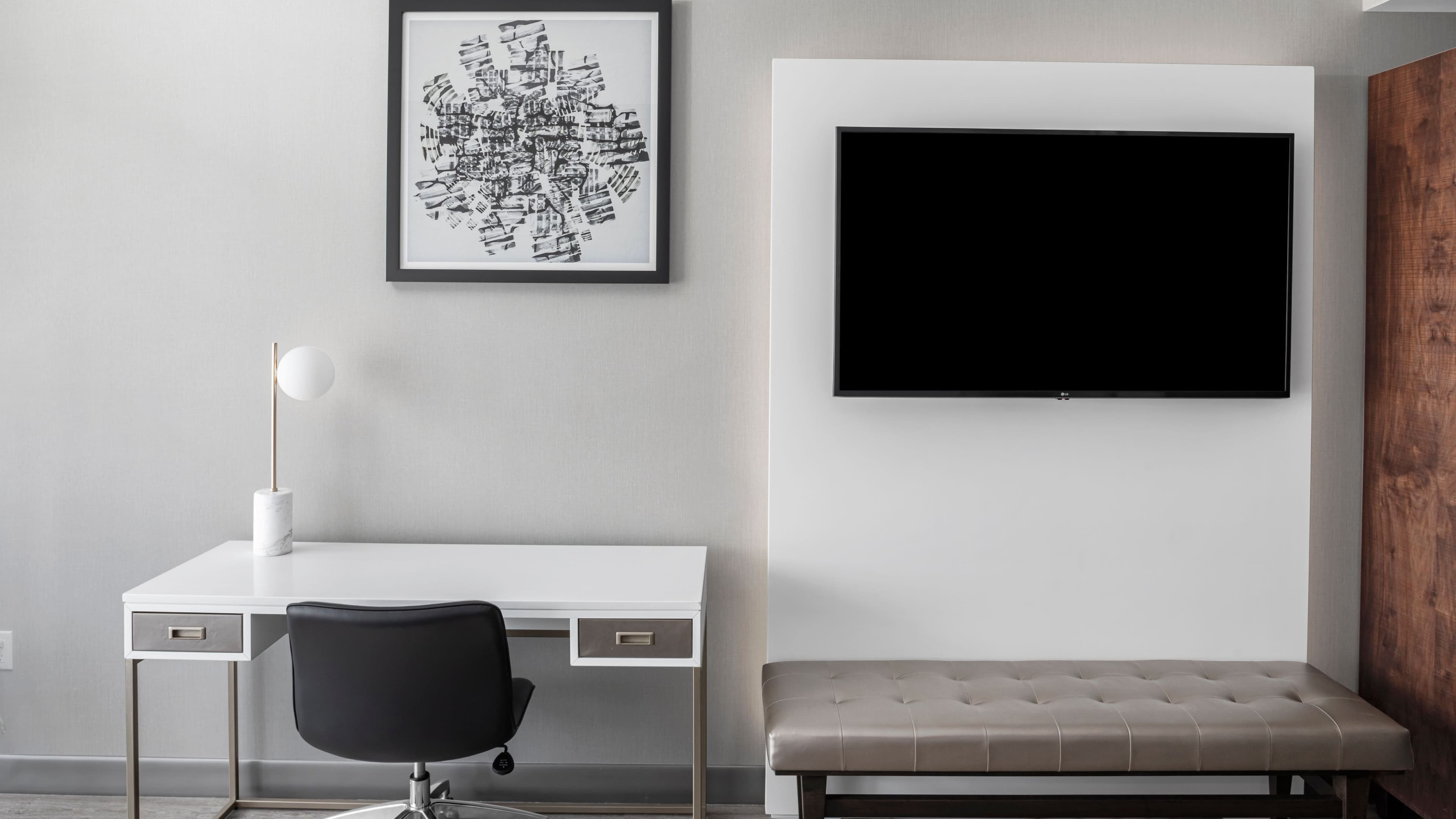 Deluxe Two Double Room - Image 2