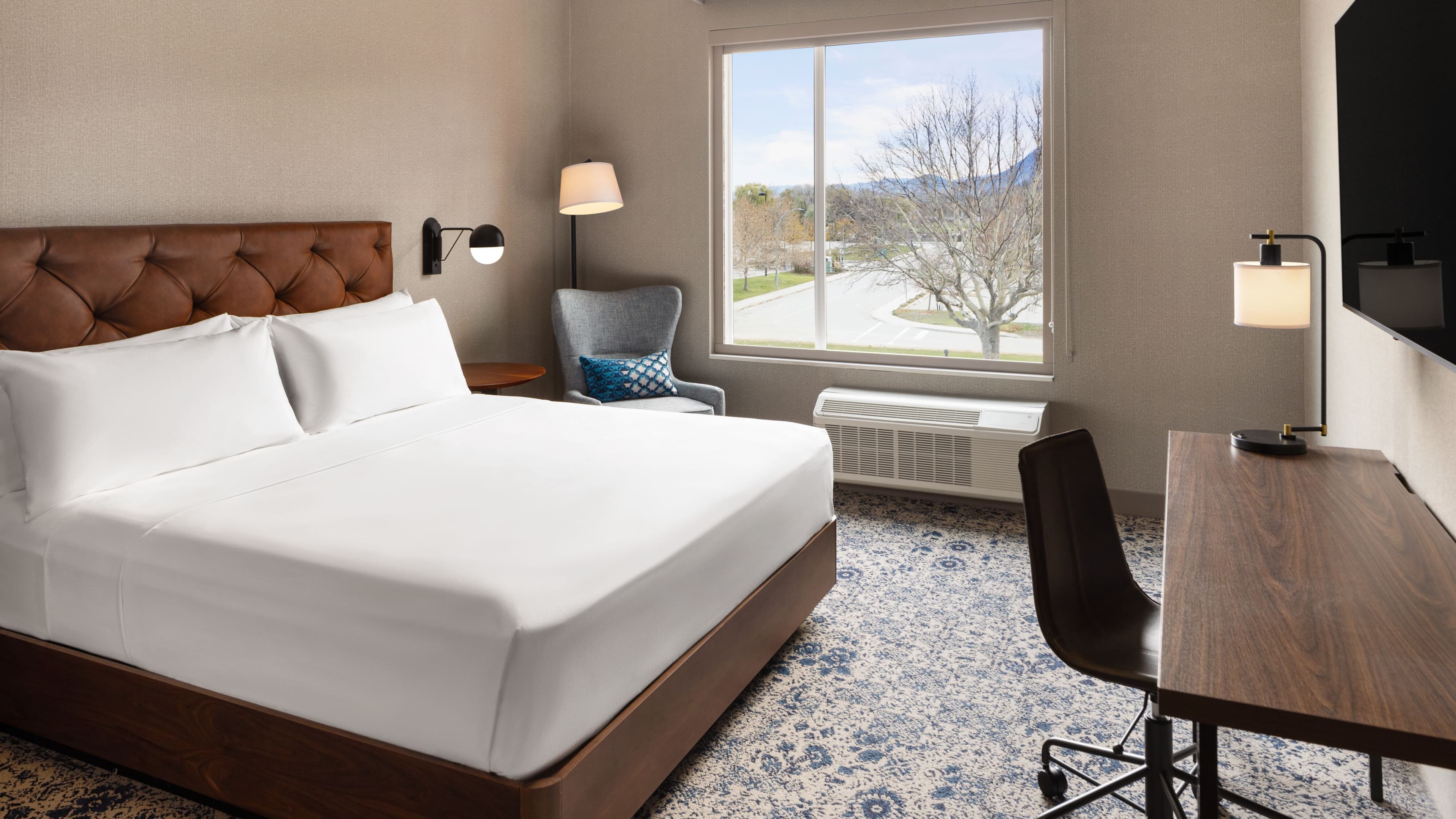 Guest Room - Image 2