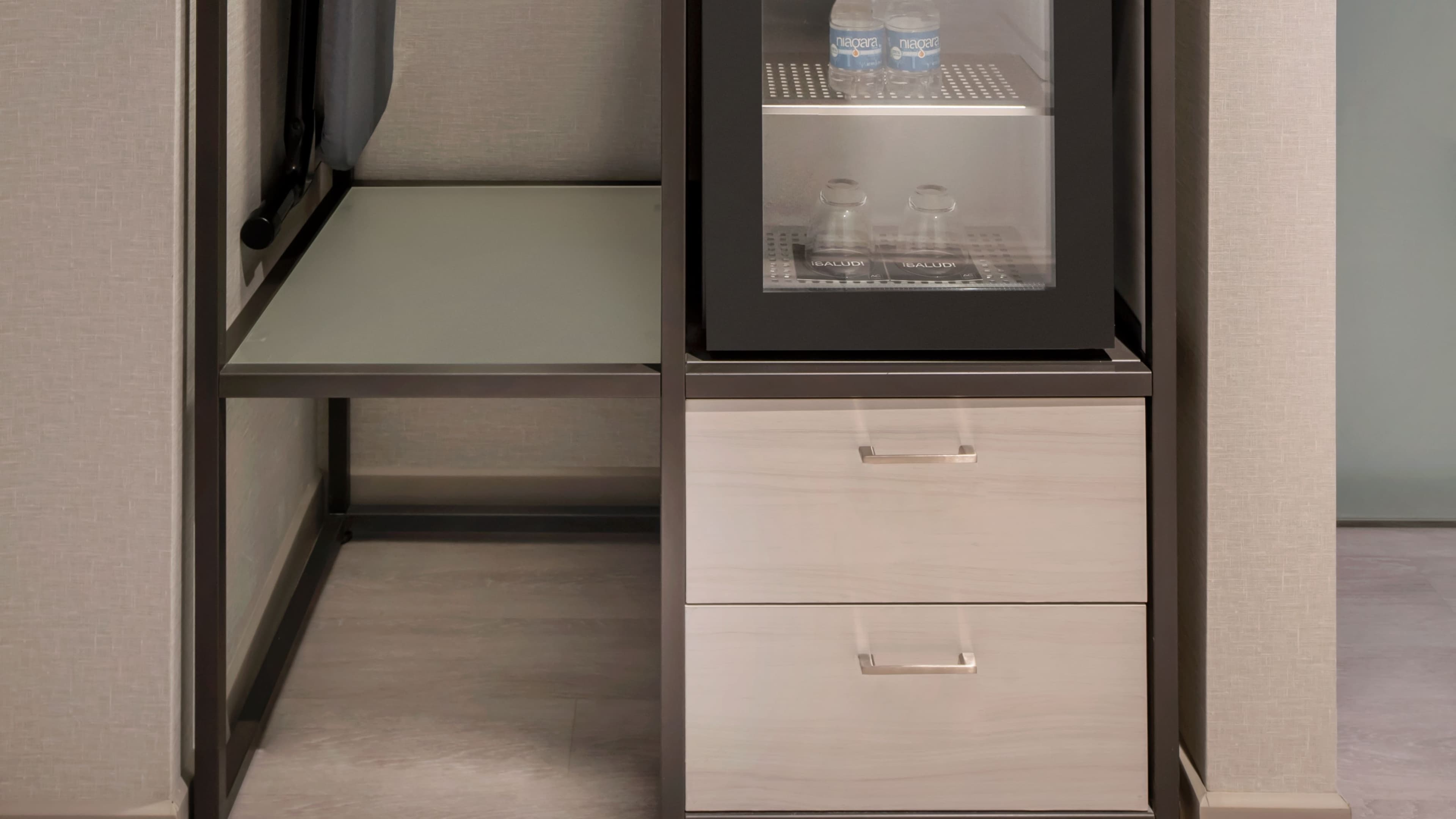 King Guest Room - Image 6