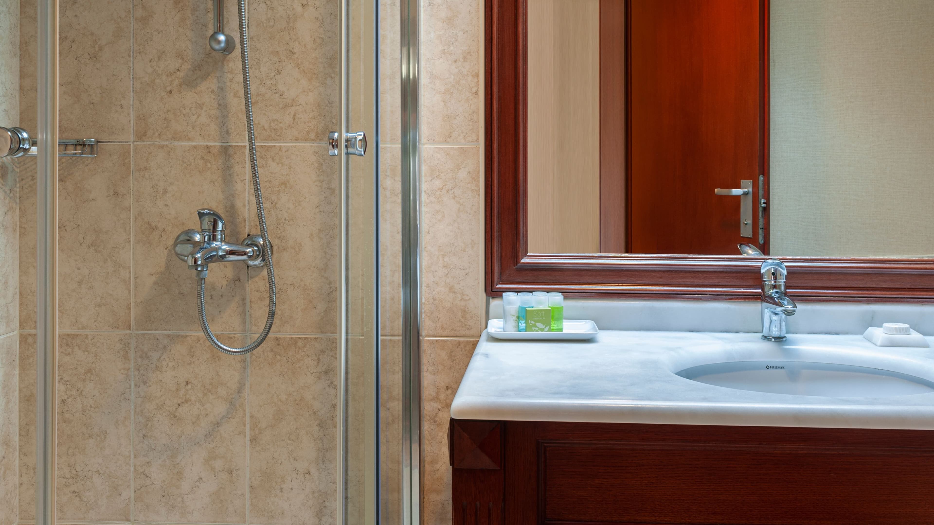 Garden Room 1 King Bed - Image 7