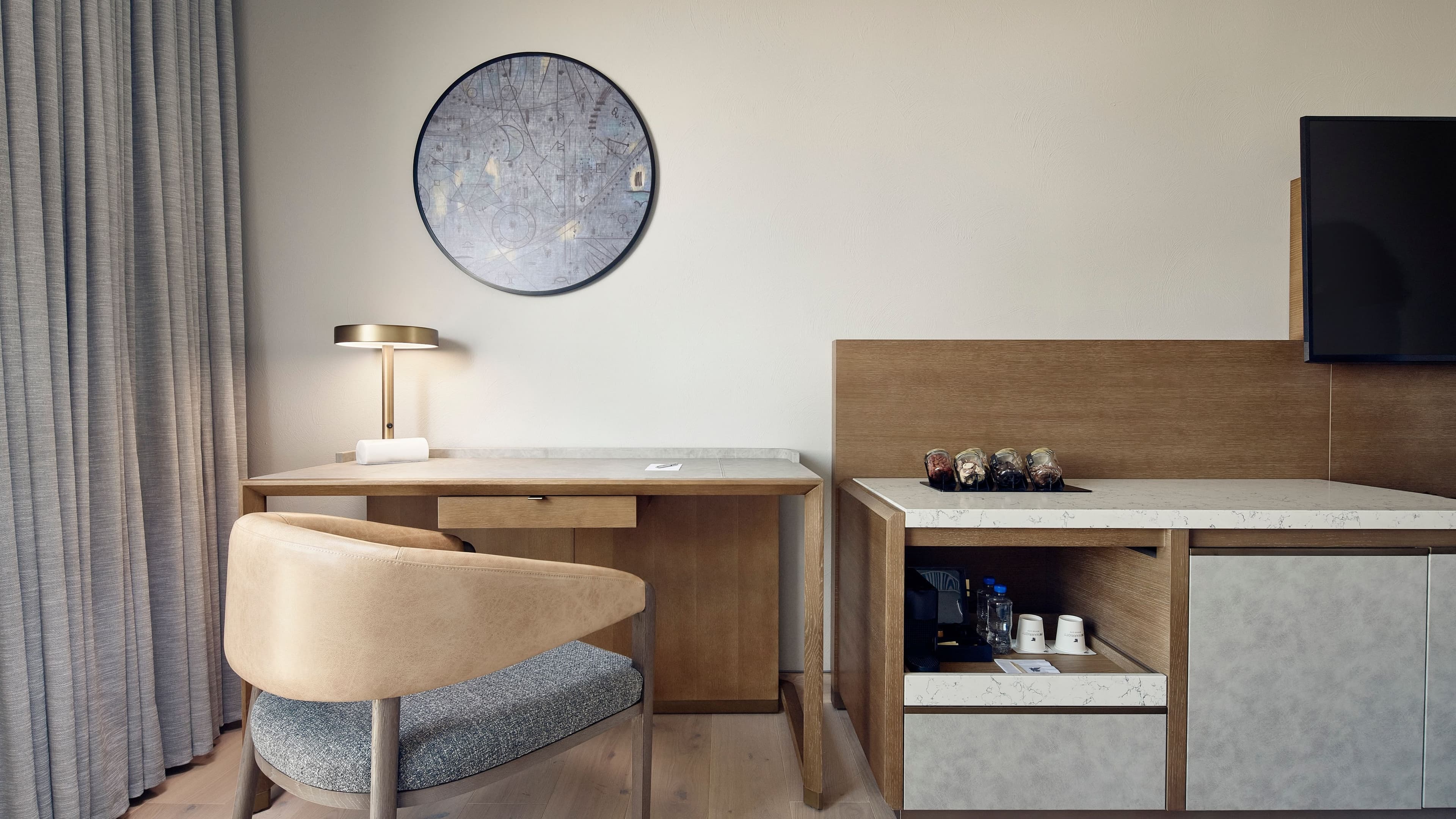 Deluxe Guest room - Image 4