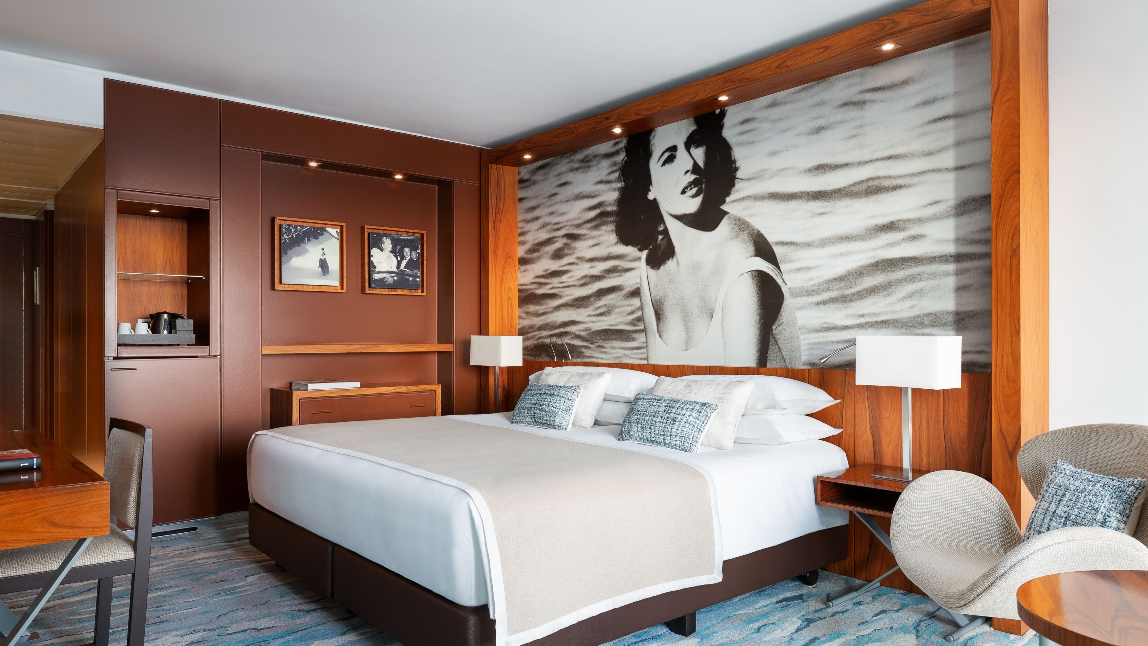 Deluxe Guest room - Image 3