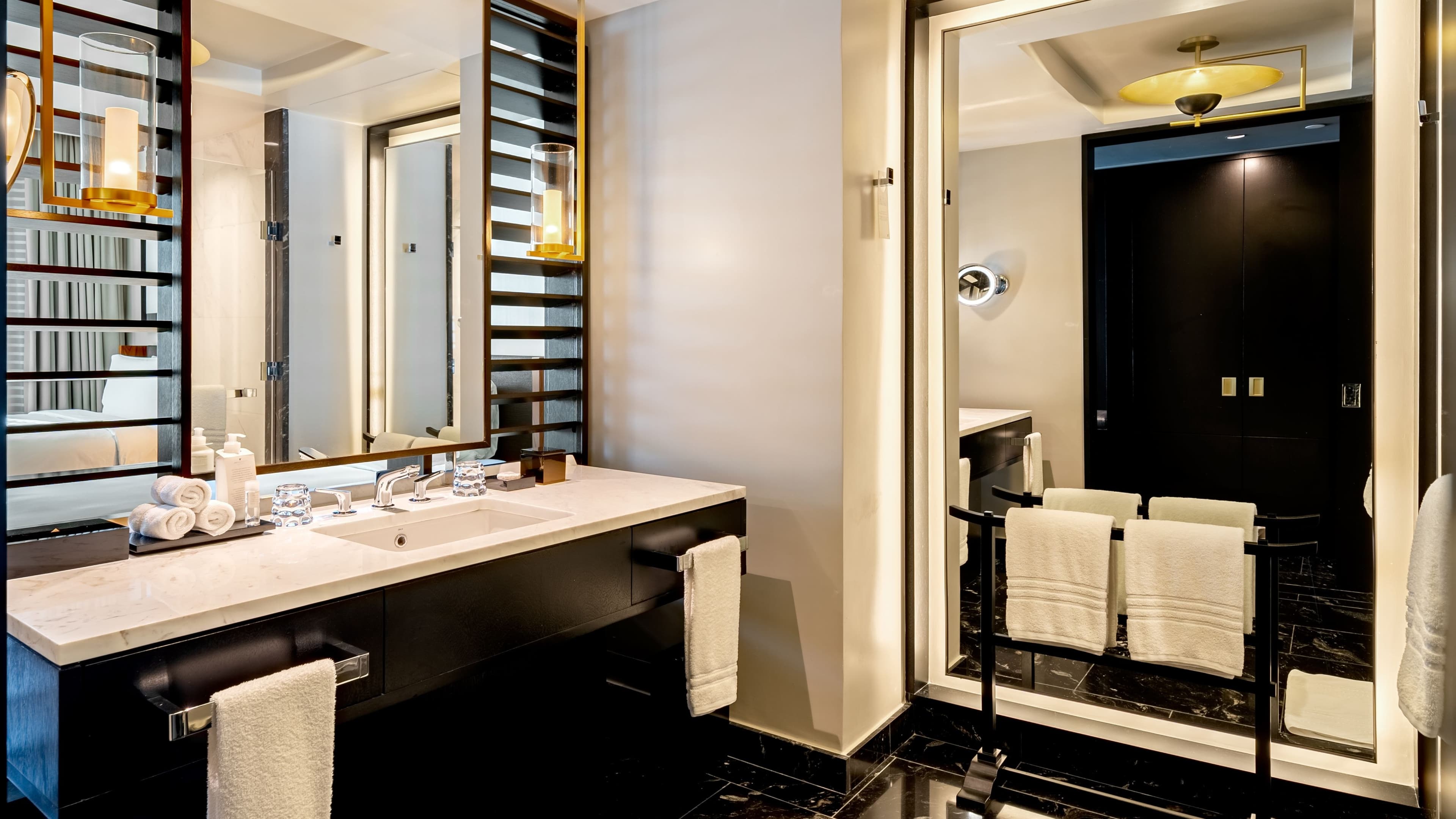 Deluxe High Floor - Image 5