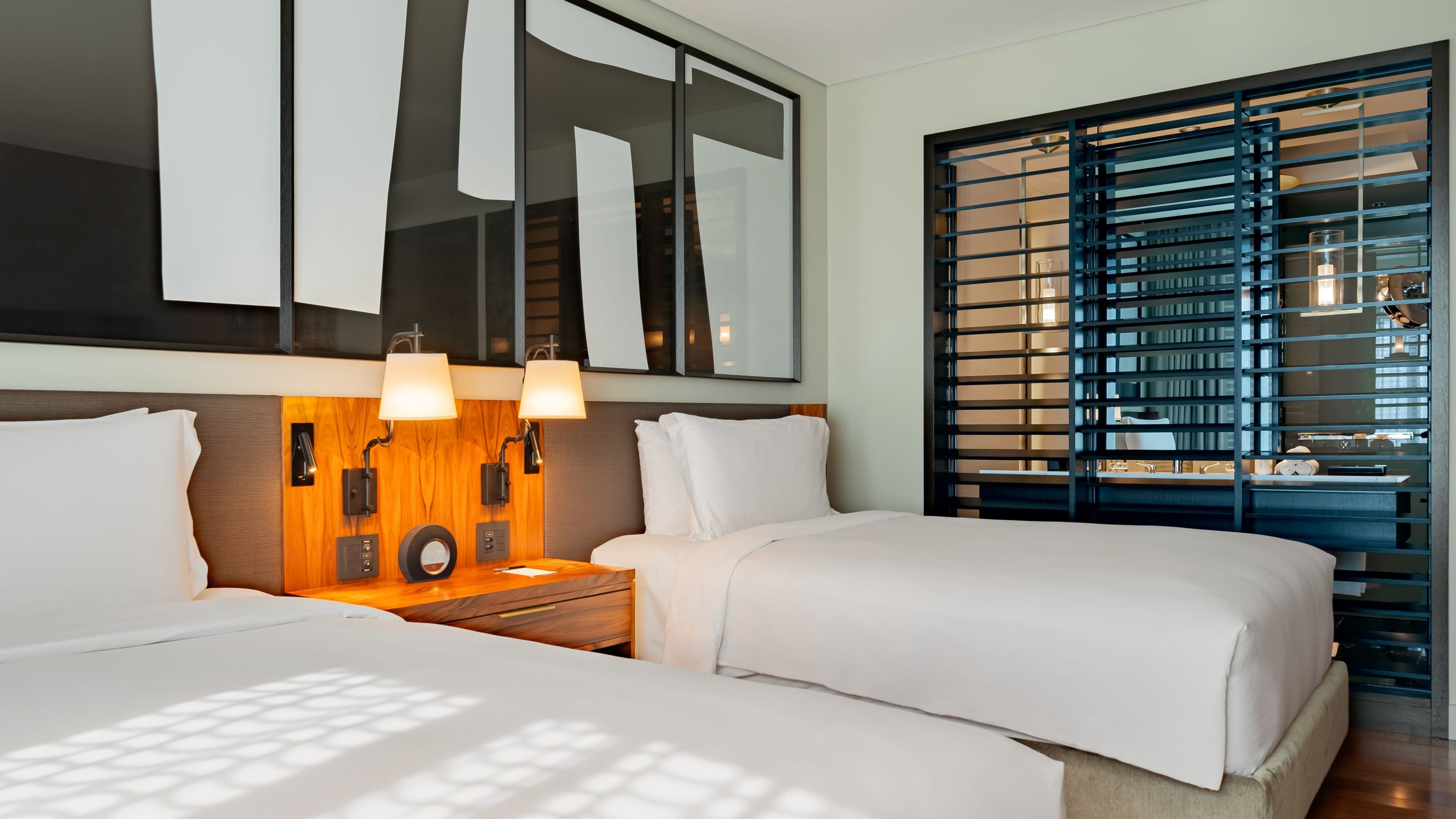 Deluxe High Floor - Image 9