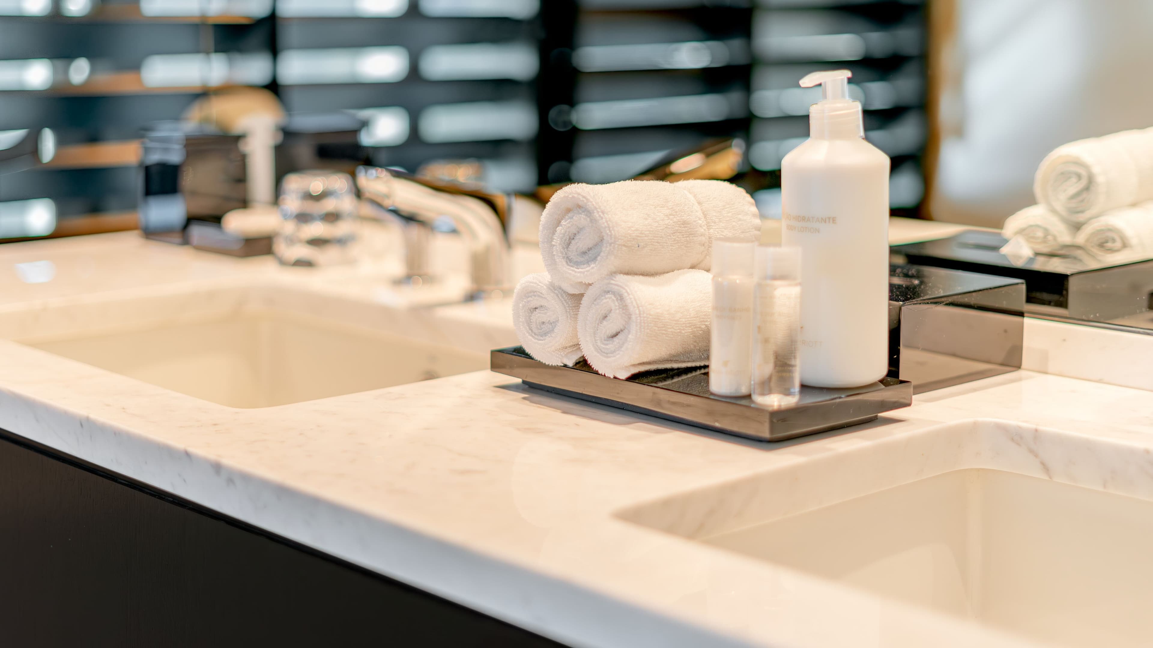 Deluxe High Floor - Image 1