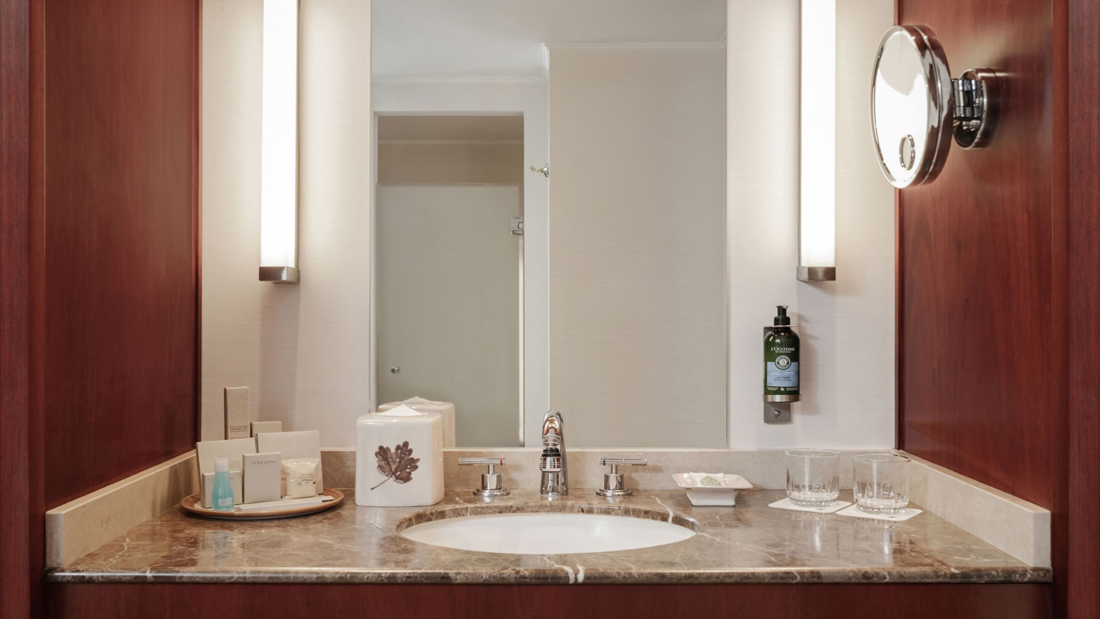 Deluxe 2 Double beds room - Image 1