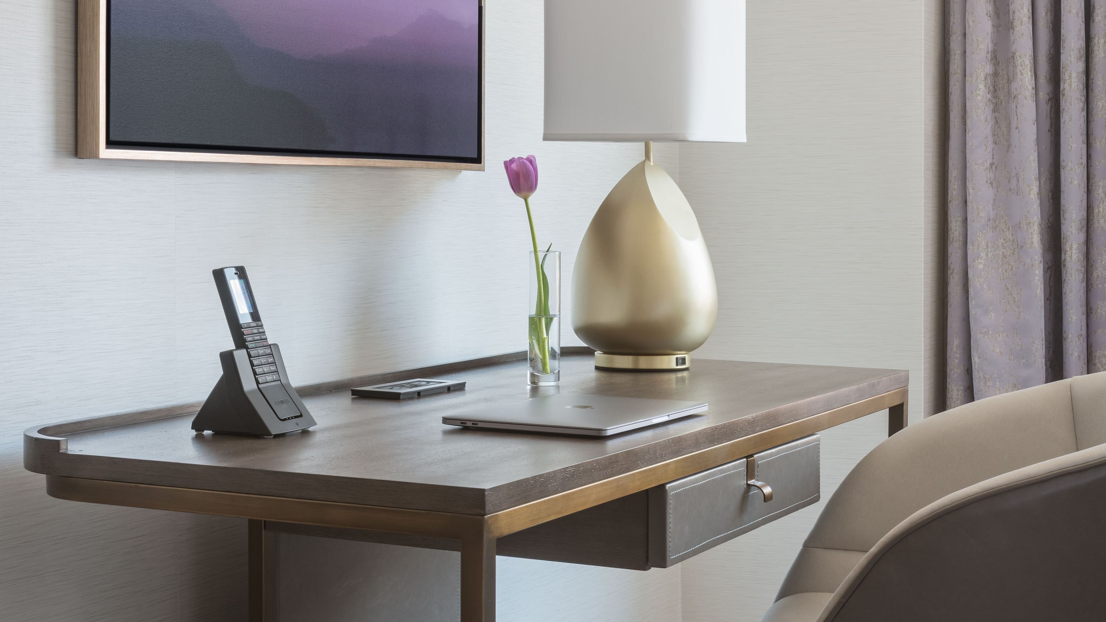 Deluxe Two Queen - Image 6