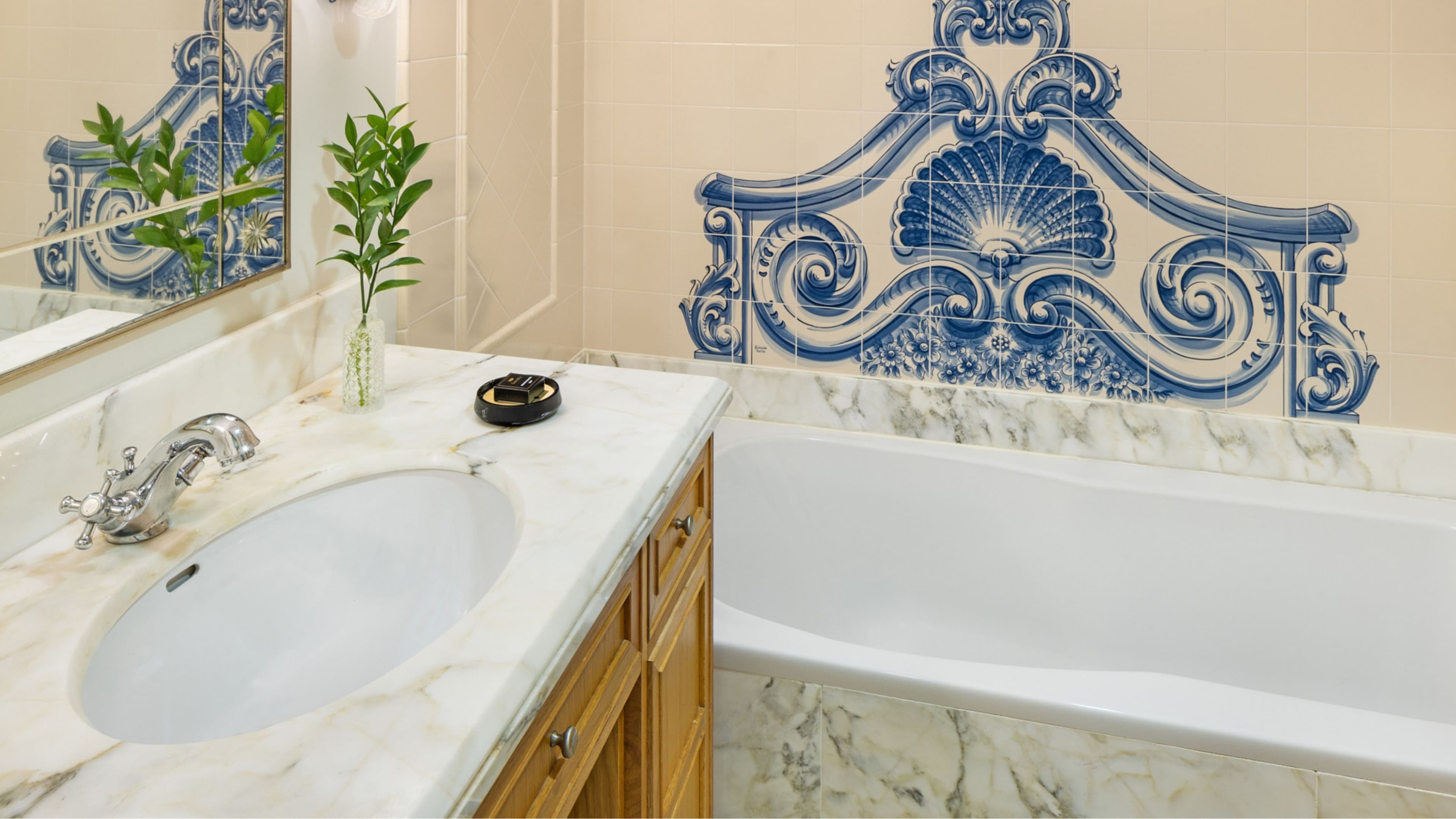 3 Bedroom Residence - Image 11