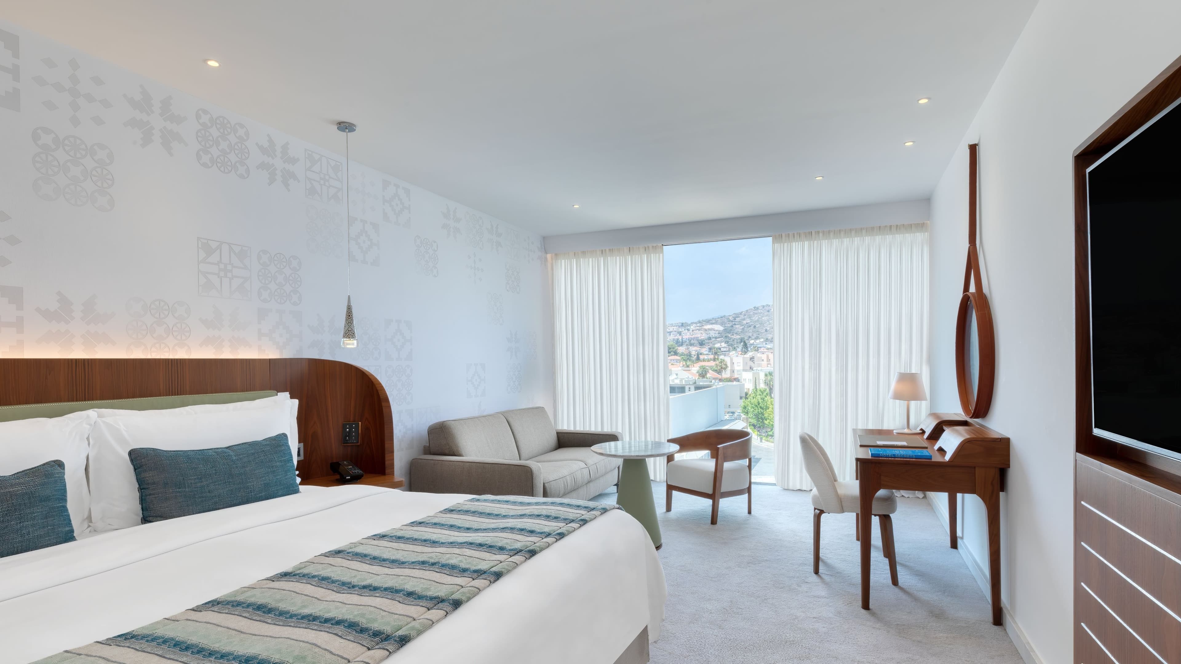 Superior Inland View King - Image 1