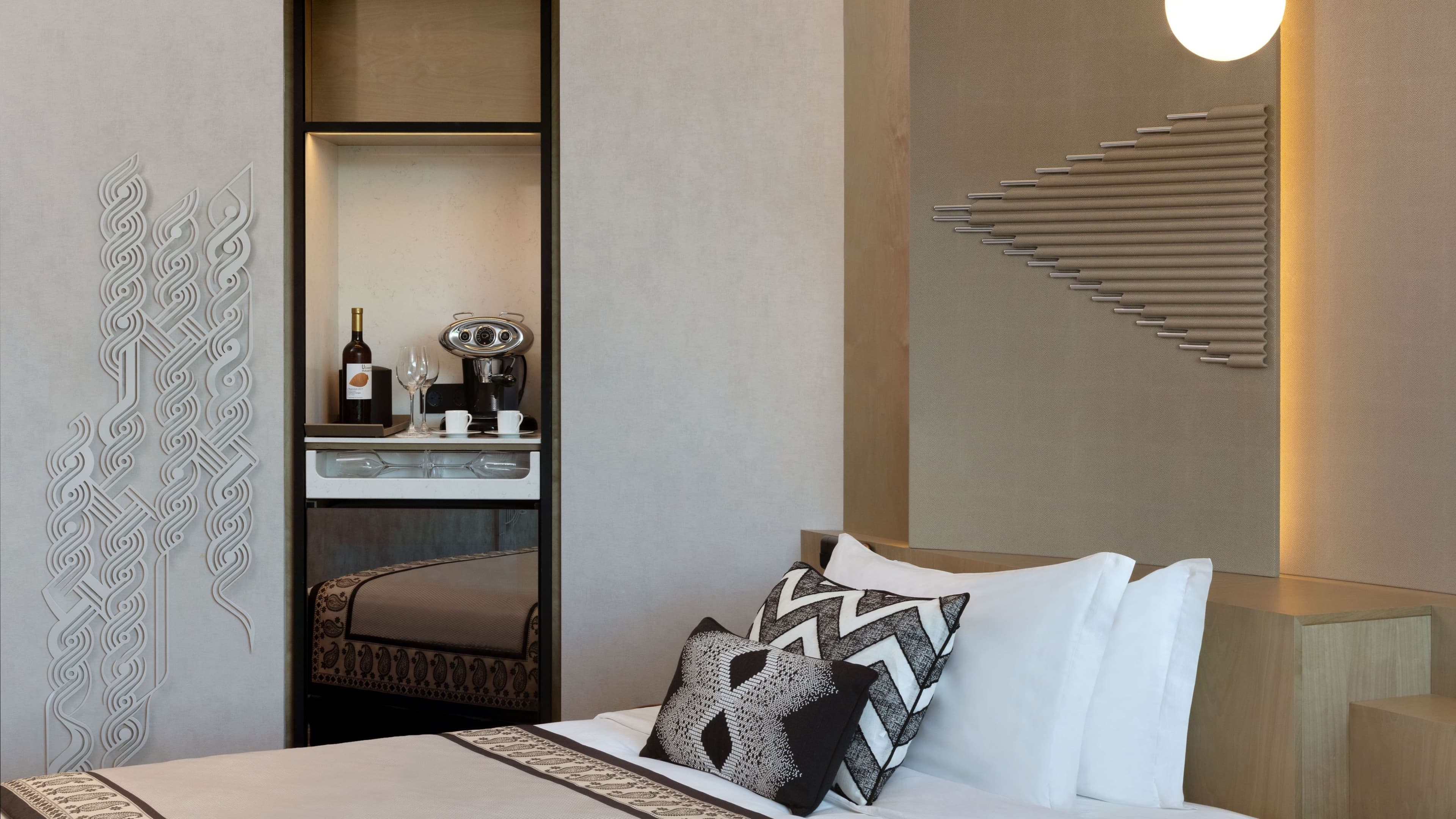 Deluxe Guest room - Image 1