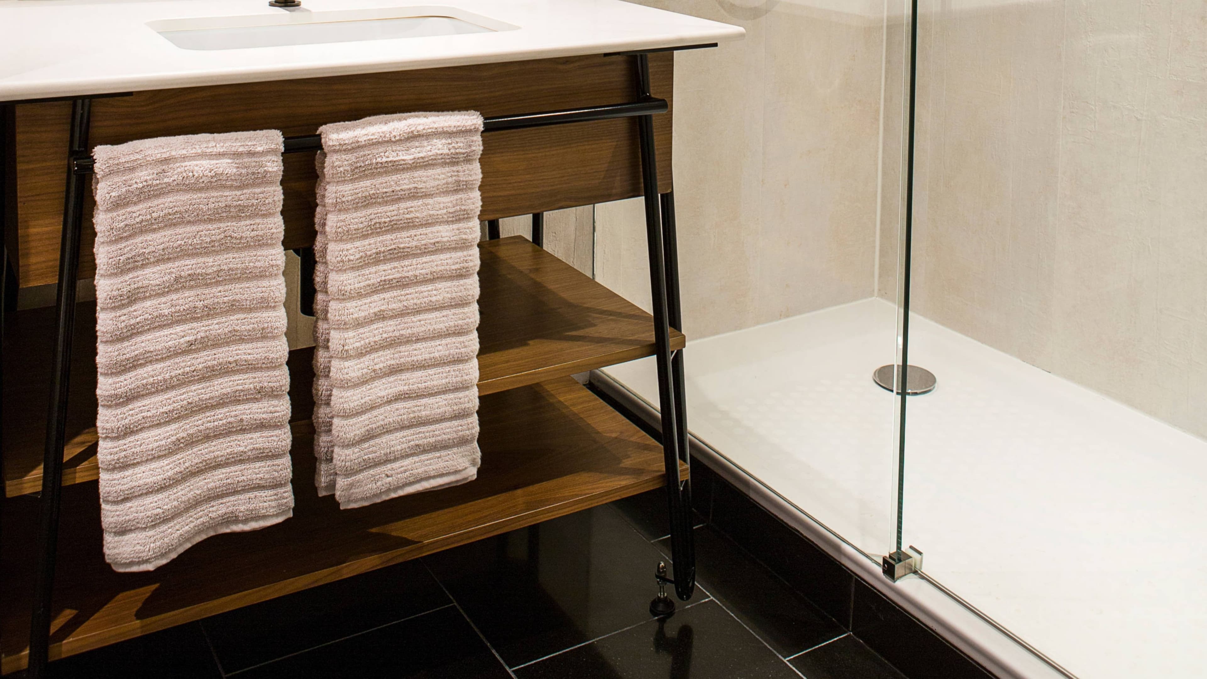 Modest Collection - Image 4