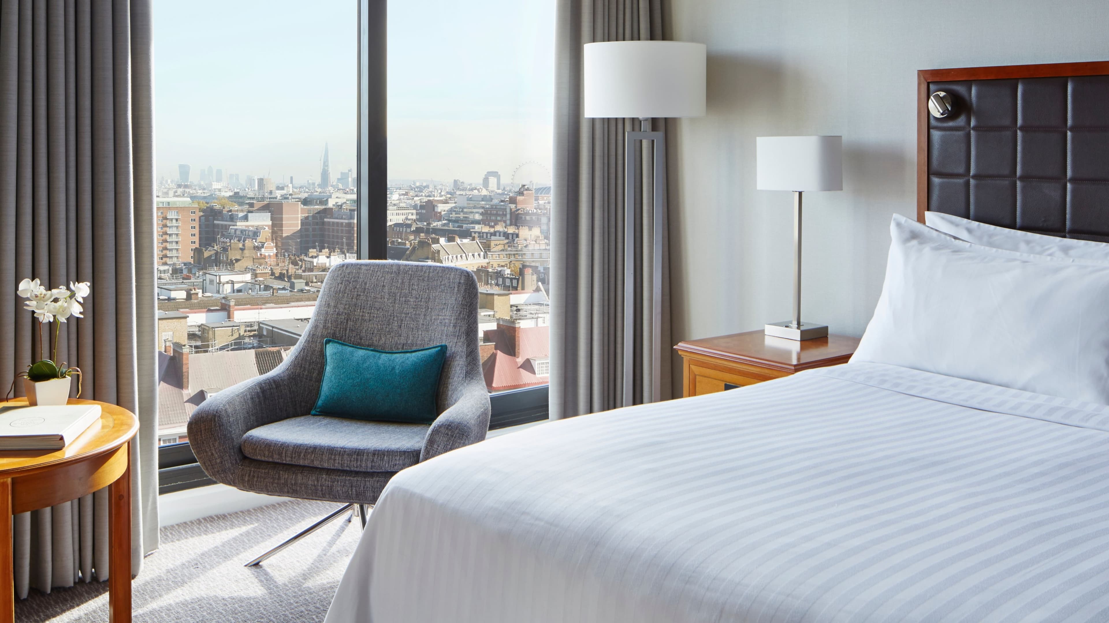 Deluxe Room - Image 2