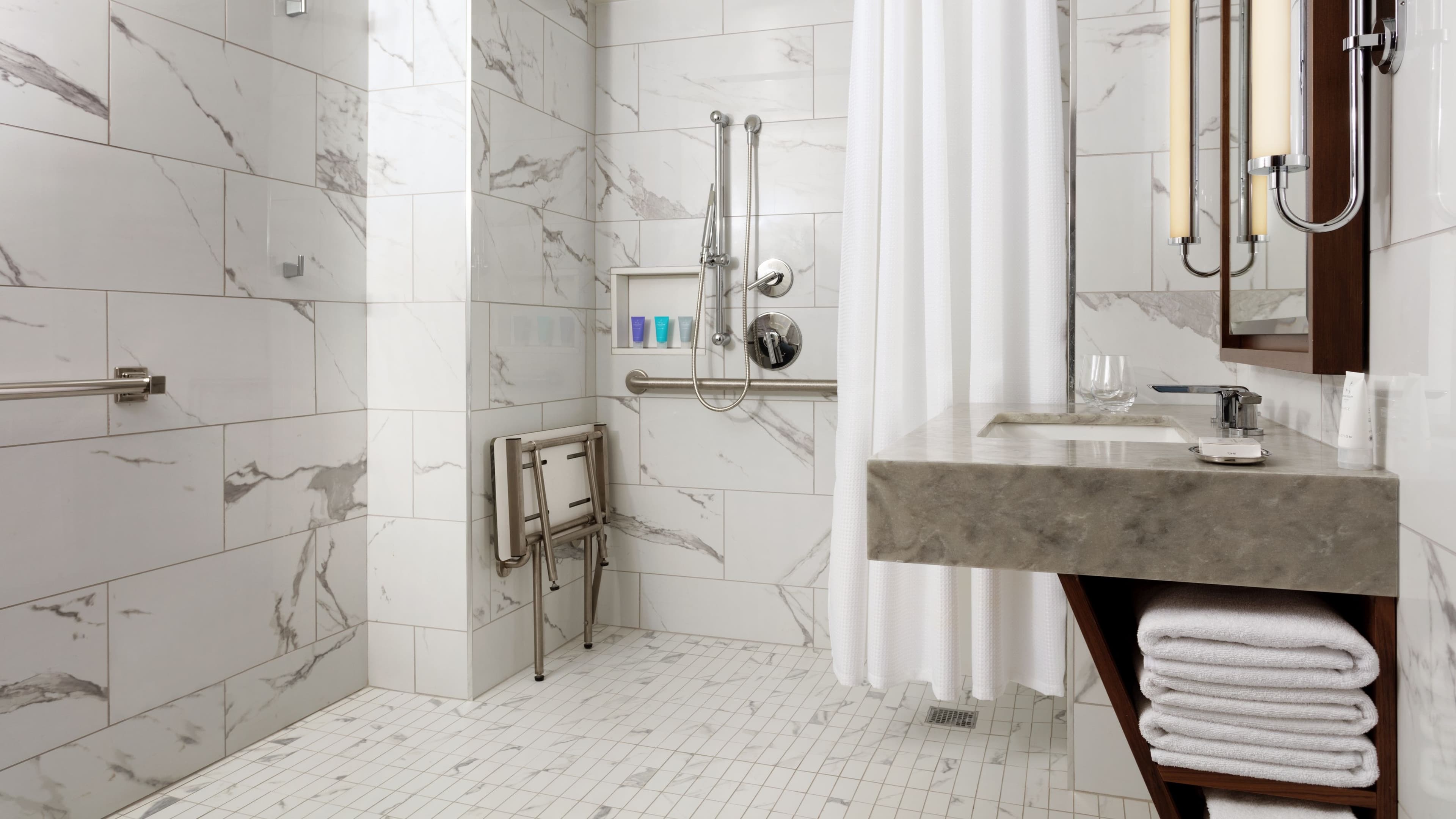 City View Room 2 Queens - Image 10