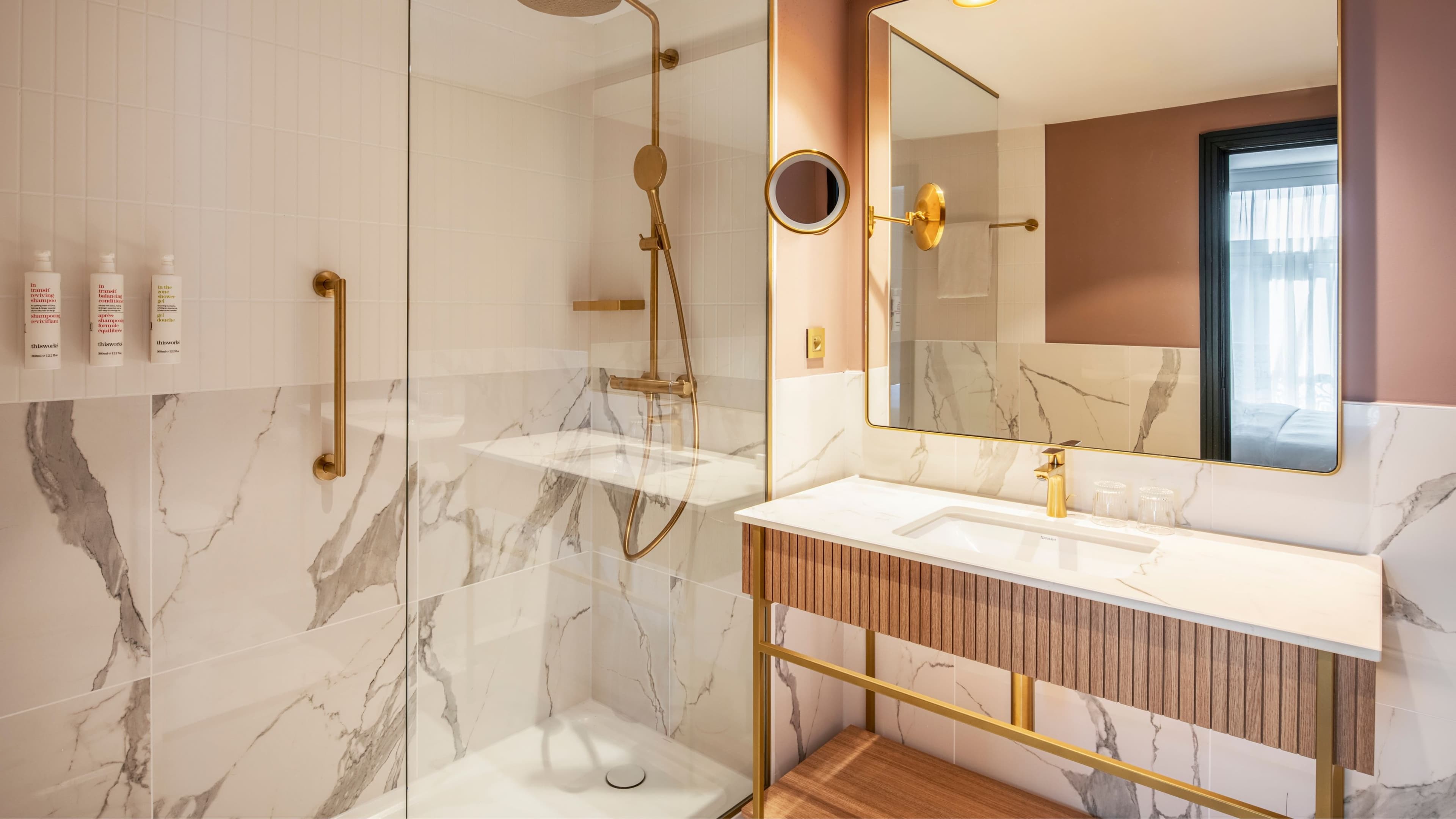 Deluxe Guest room - Image 3