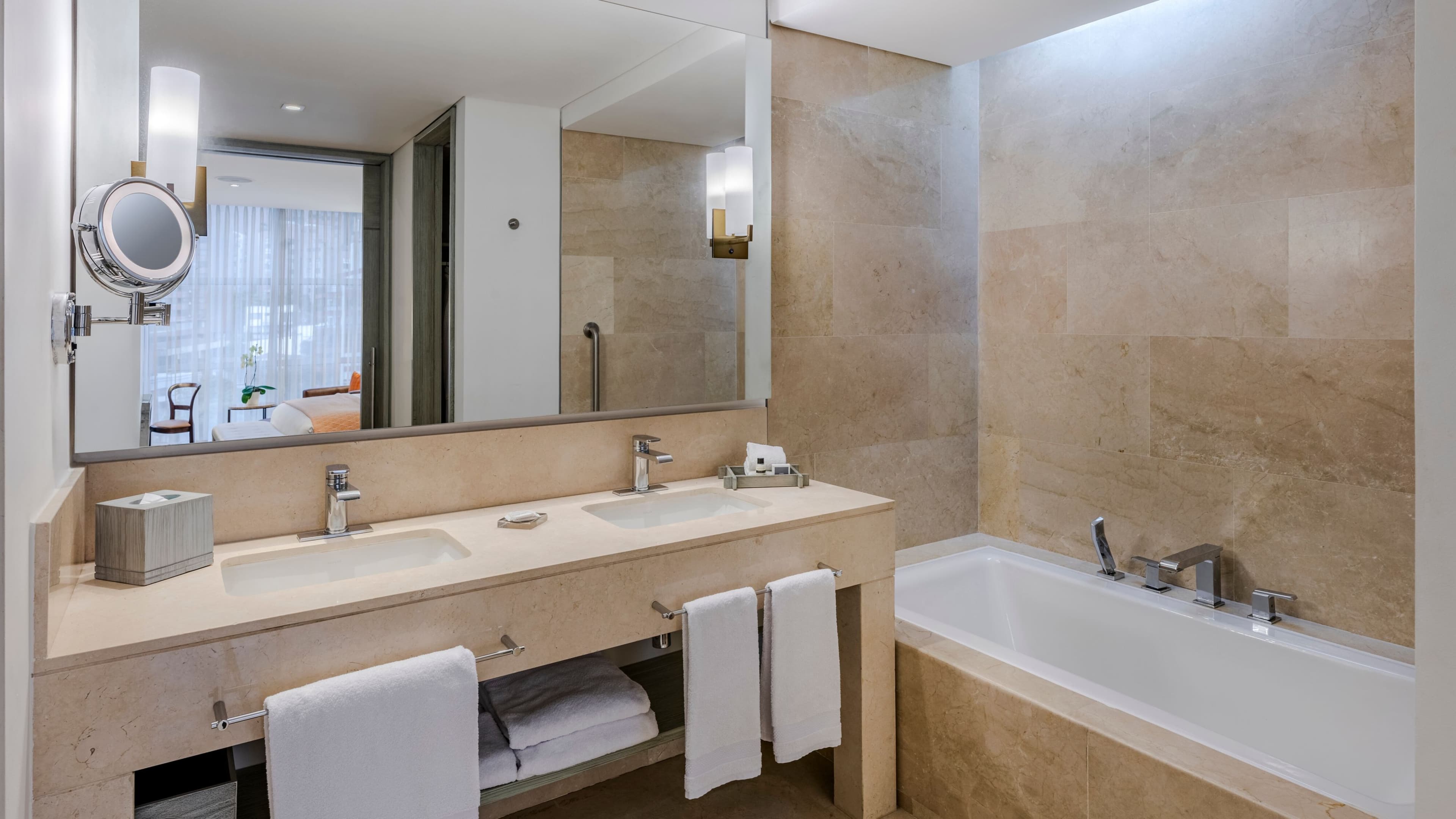 Deluxe Guest room - Image 4