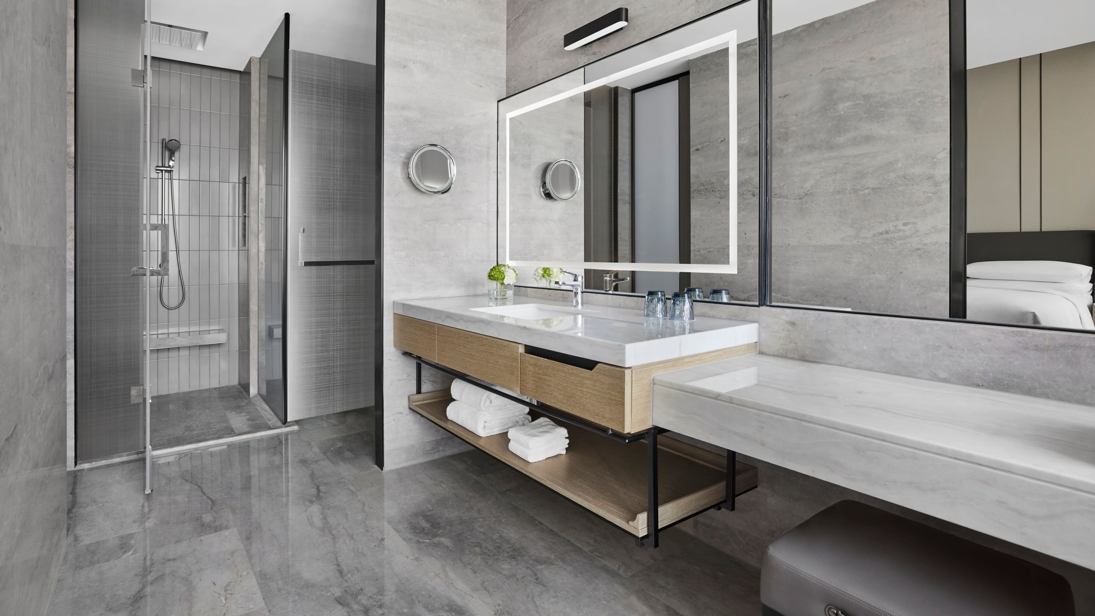 Deluxe Double - Image 3