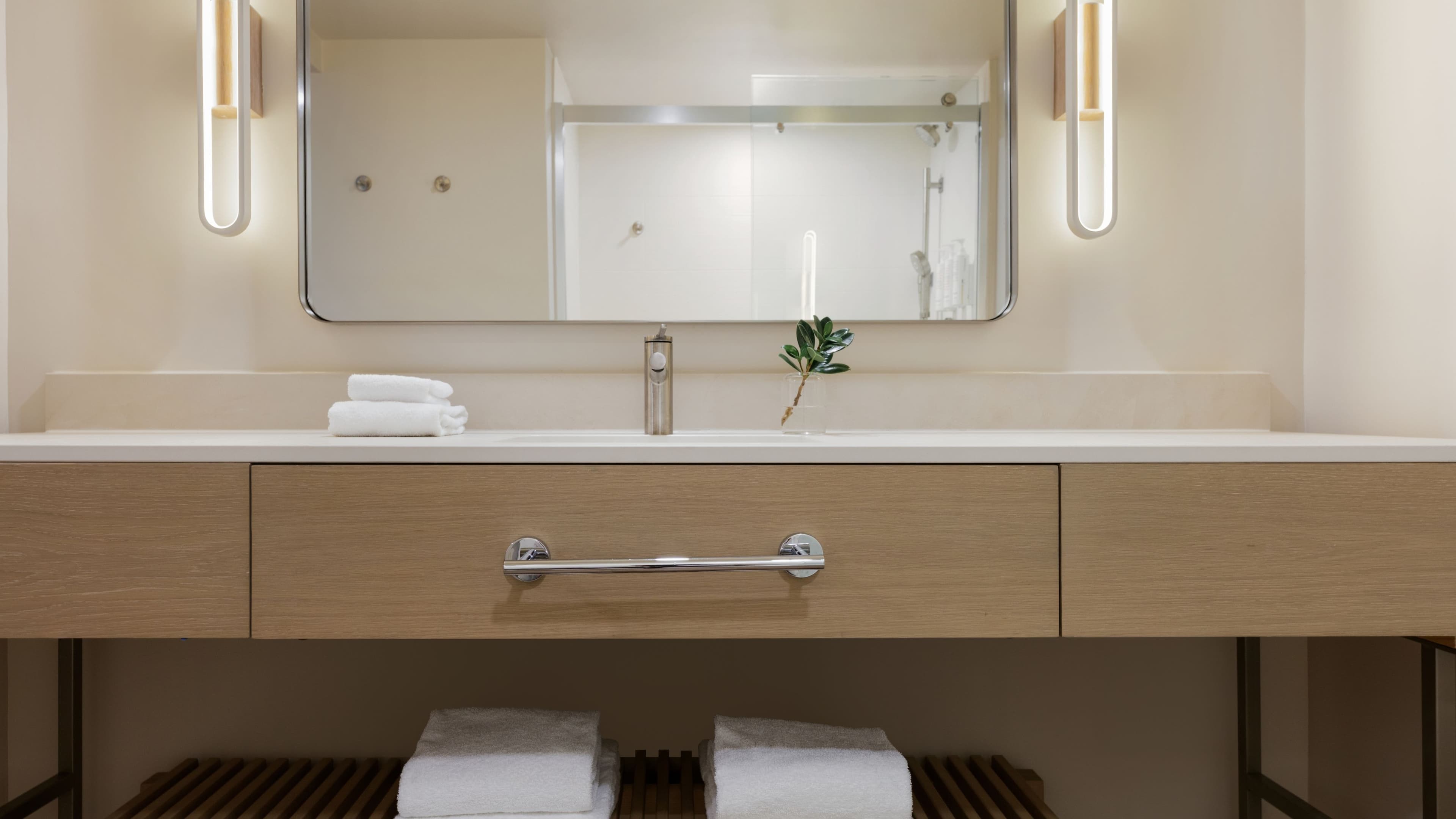 Two Queen Room - Image 5