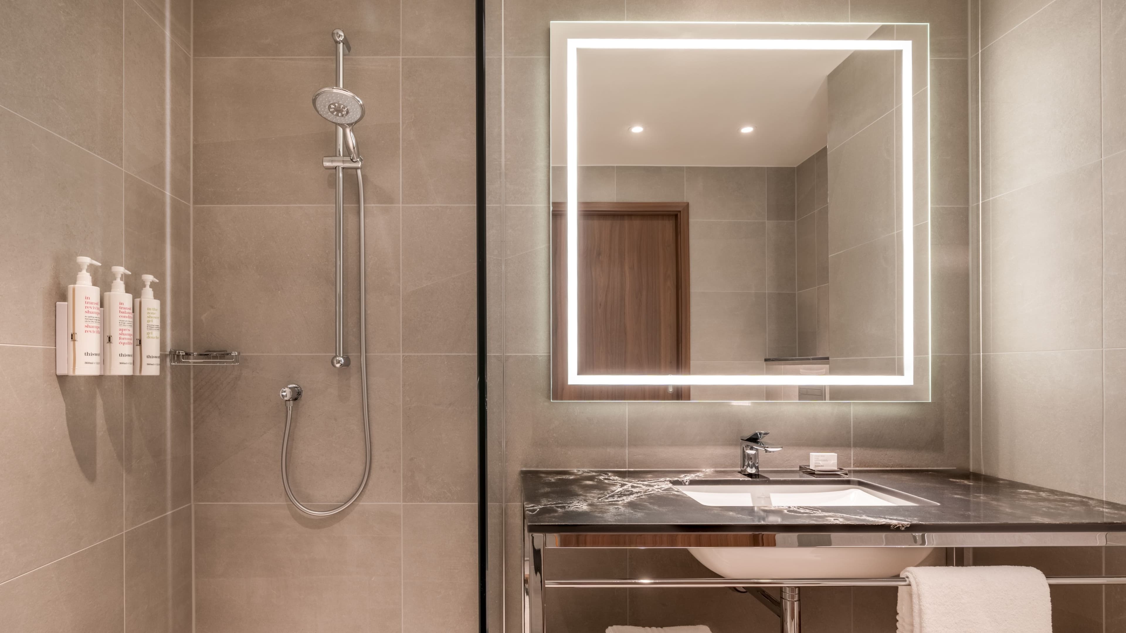 Deluxe Guest room - Image 3