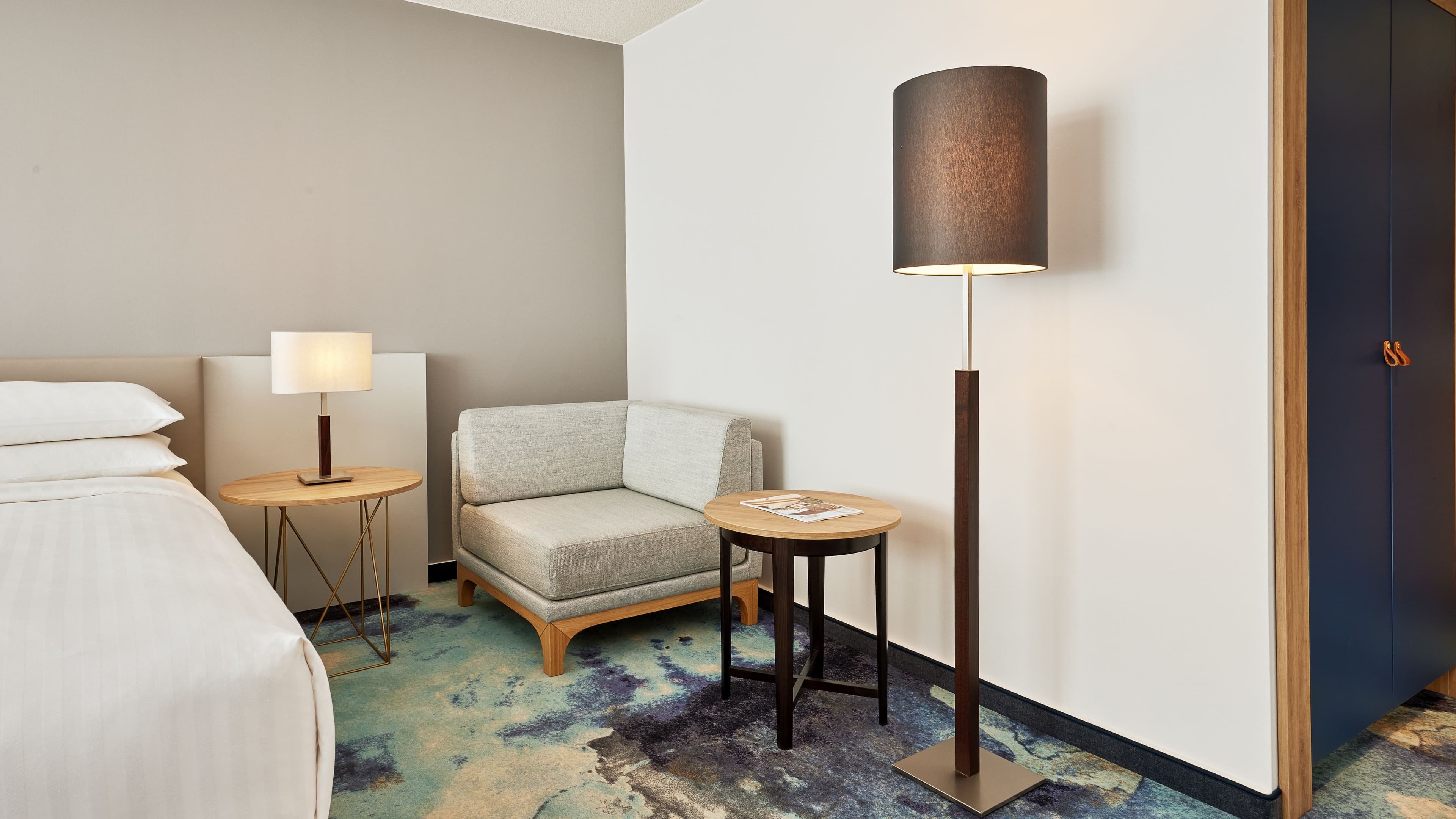 Deluxe Room 2 Doubles - Image 2