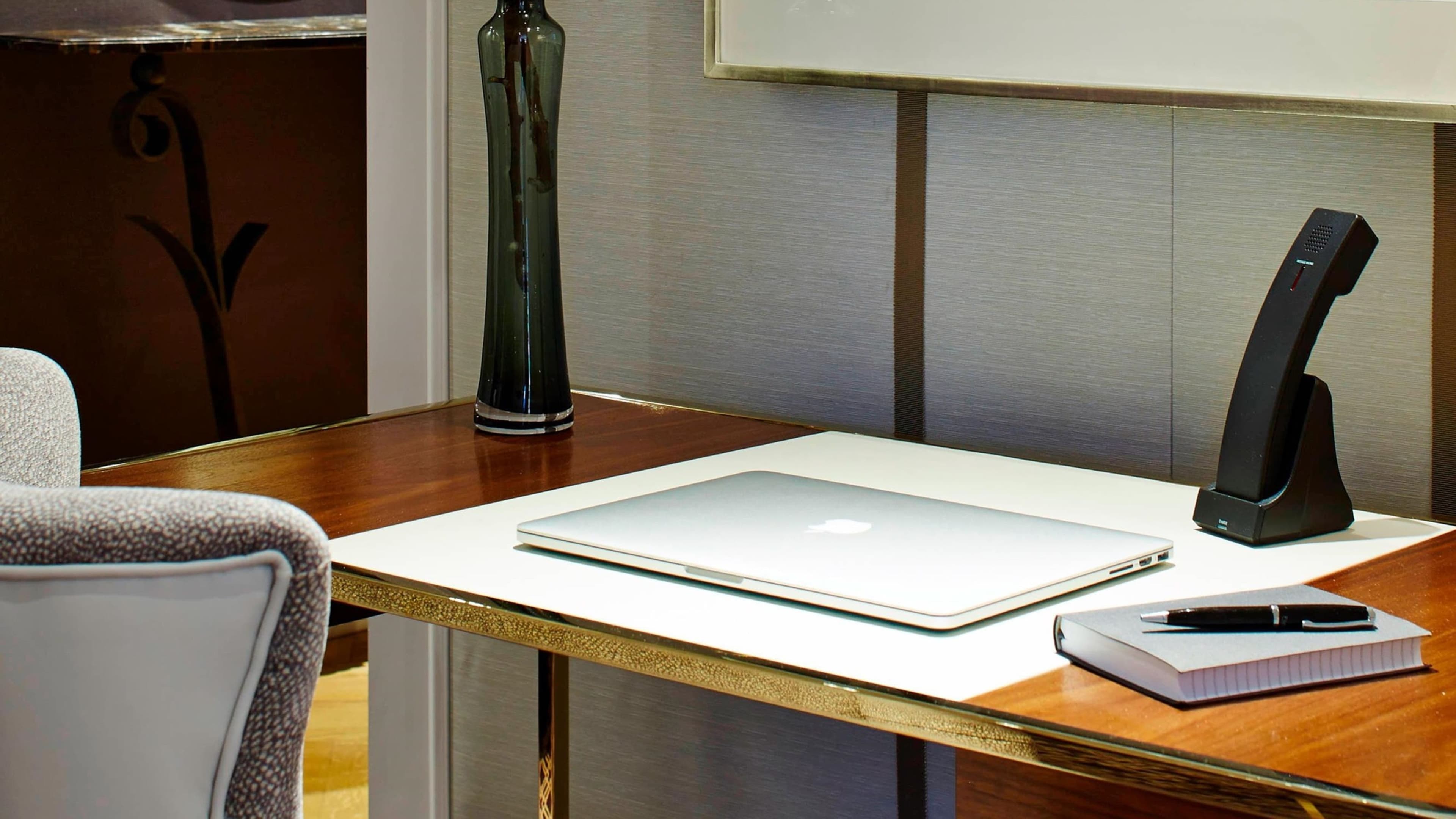 Deluxe Room - Image 3