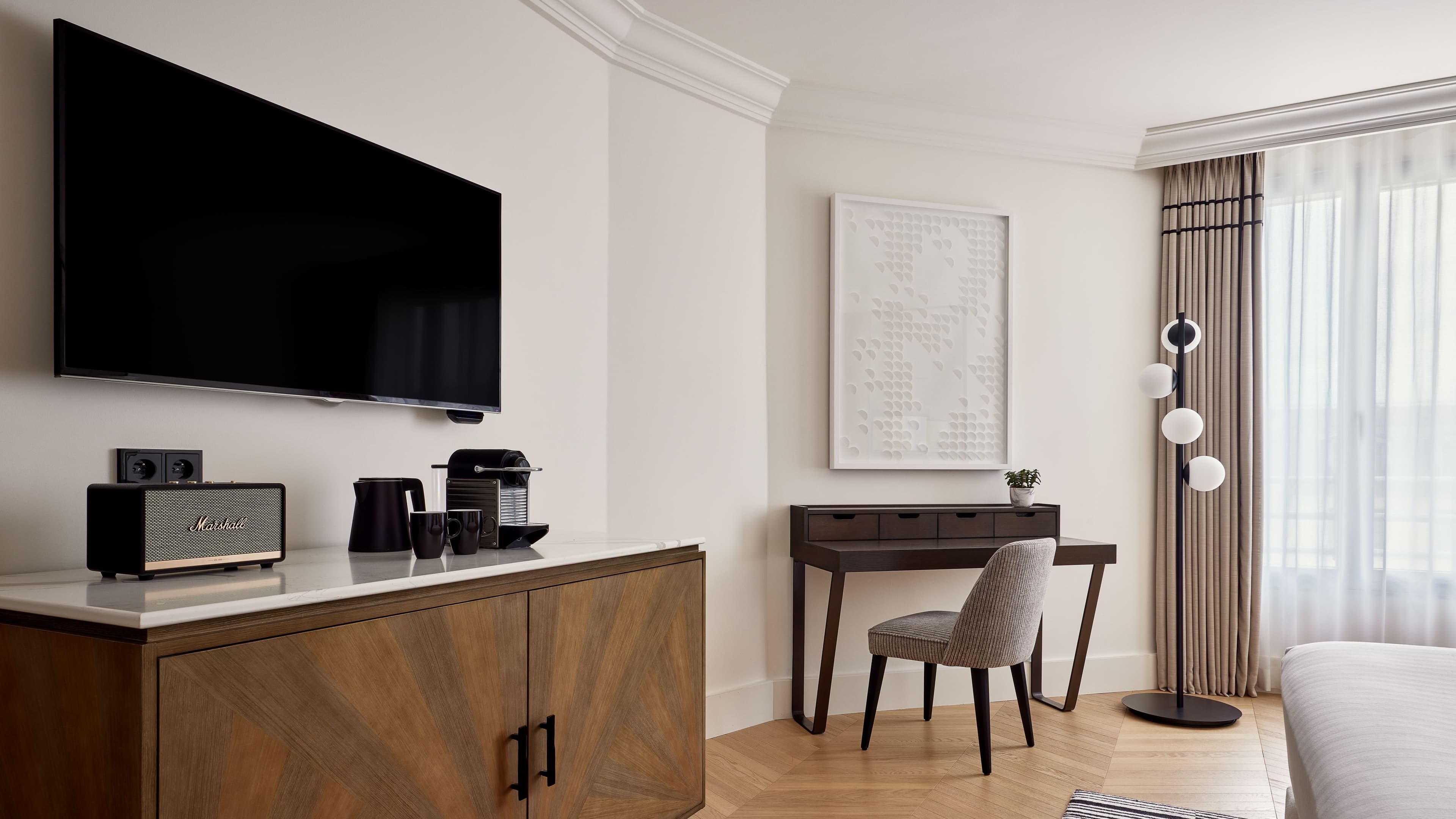 Deluxe King - Image 2