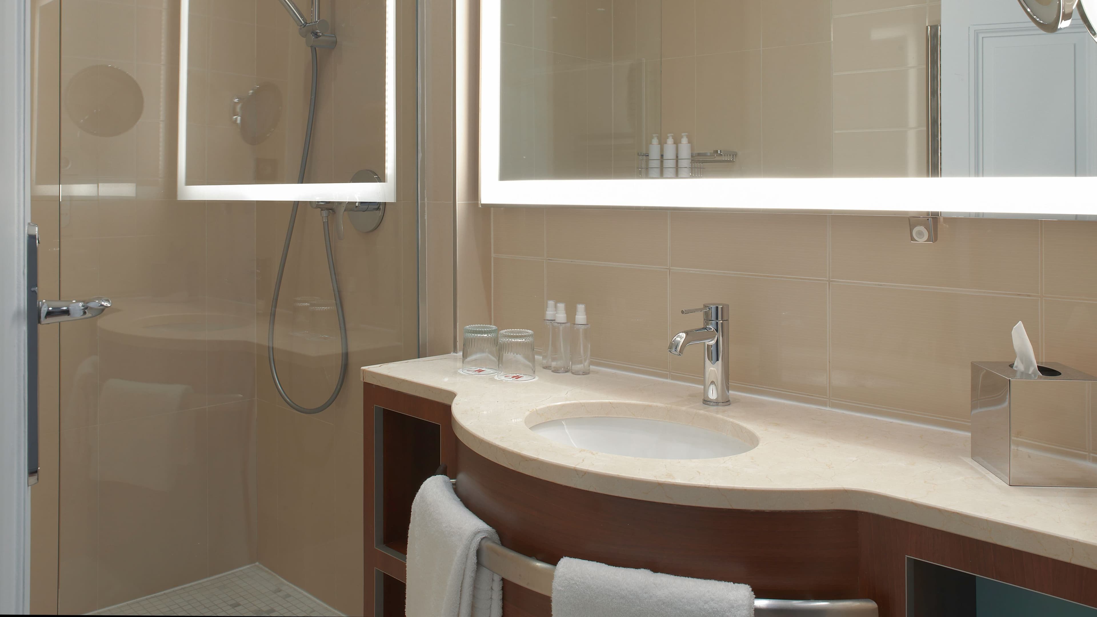 Superior Room Twin - Image 4