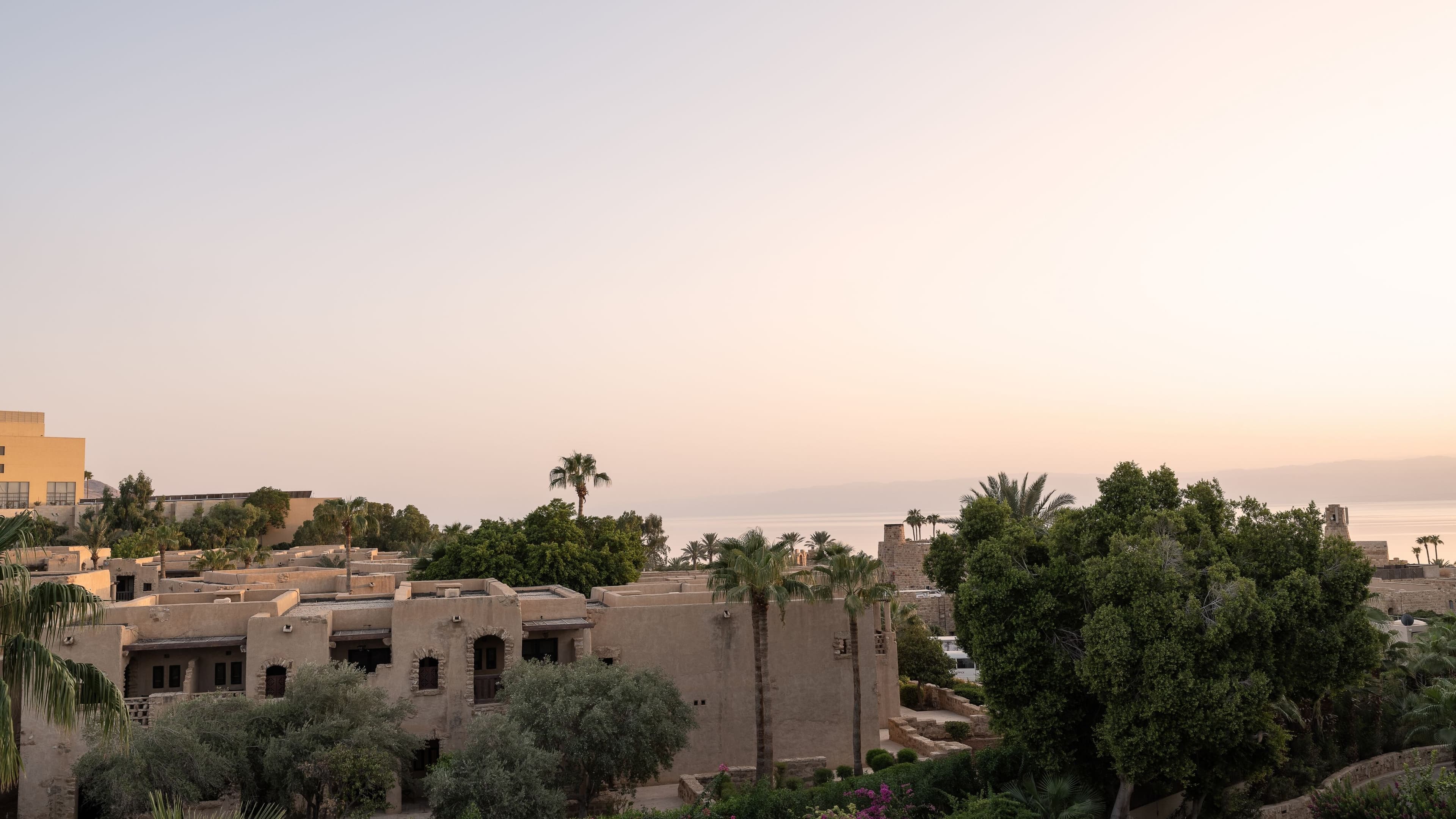 Deluxe Room - Image 4