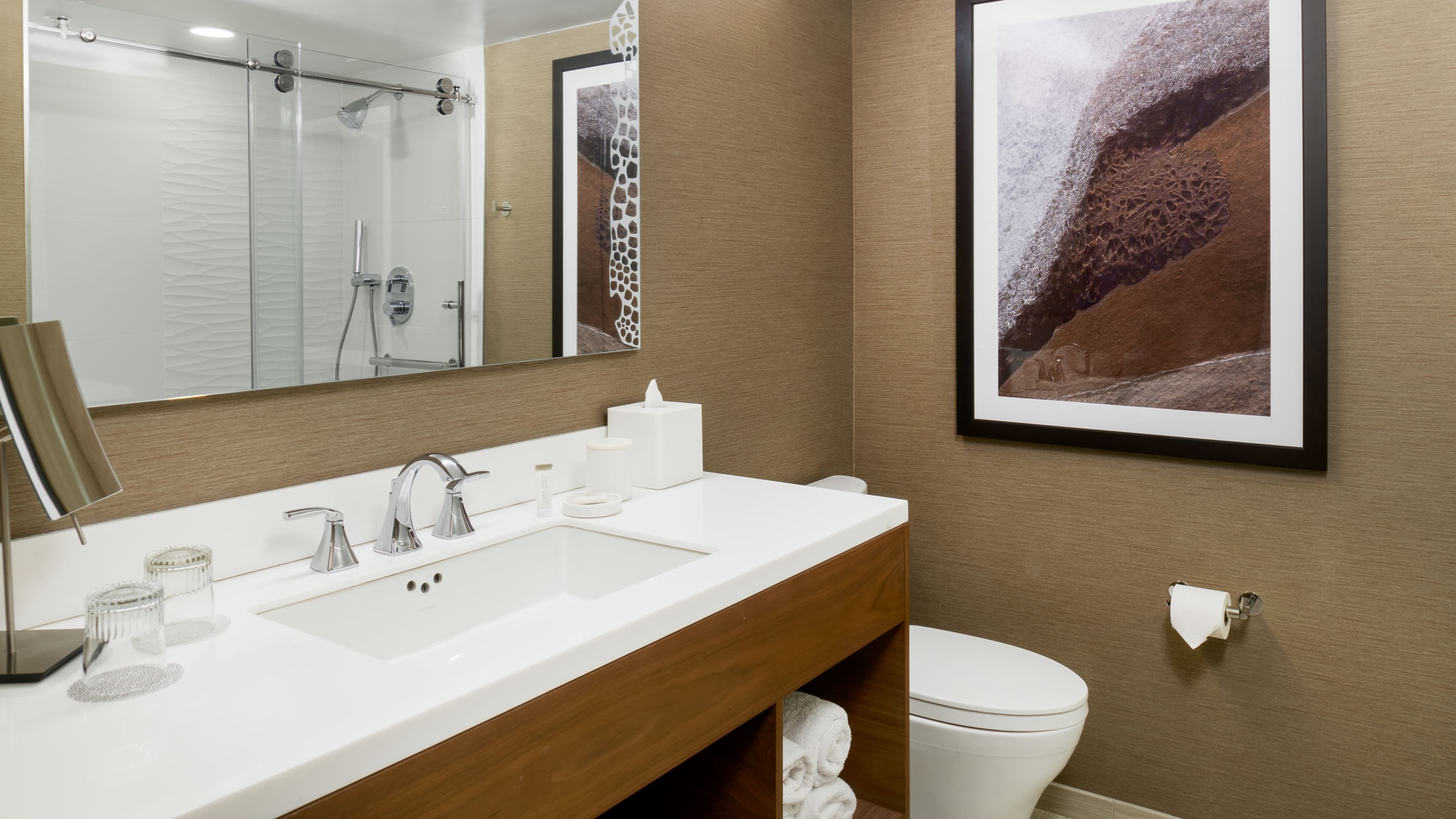 King With Sofa Bed - Image 4