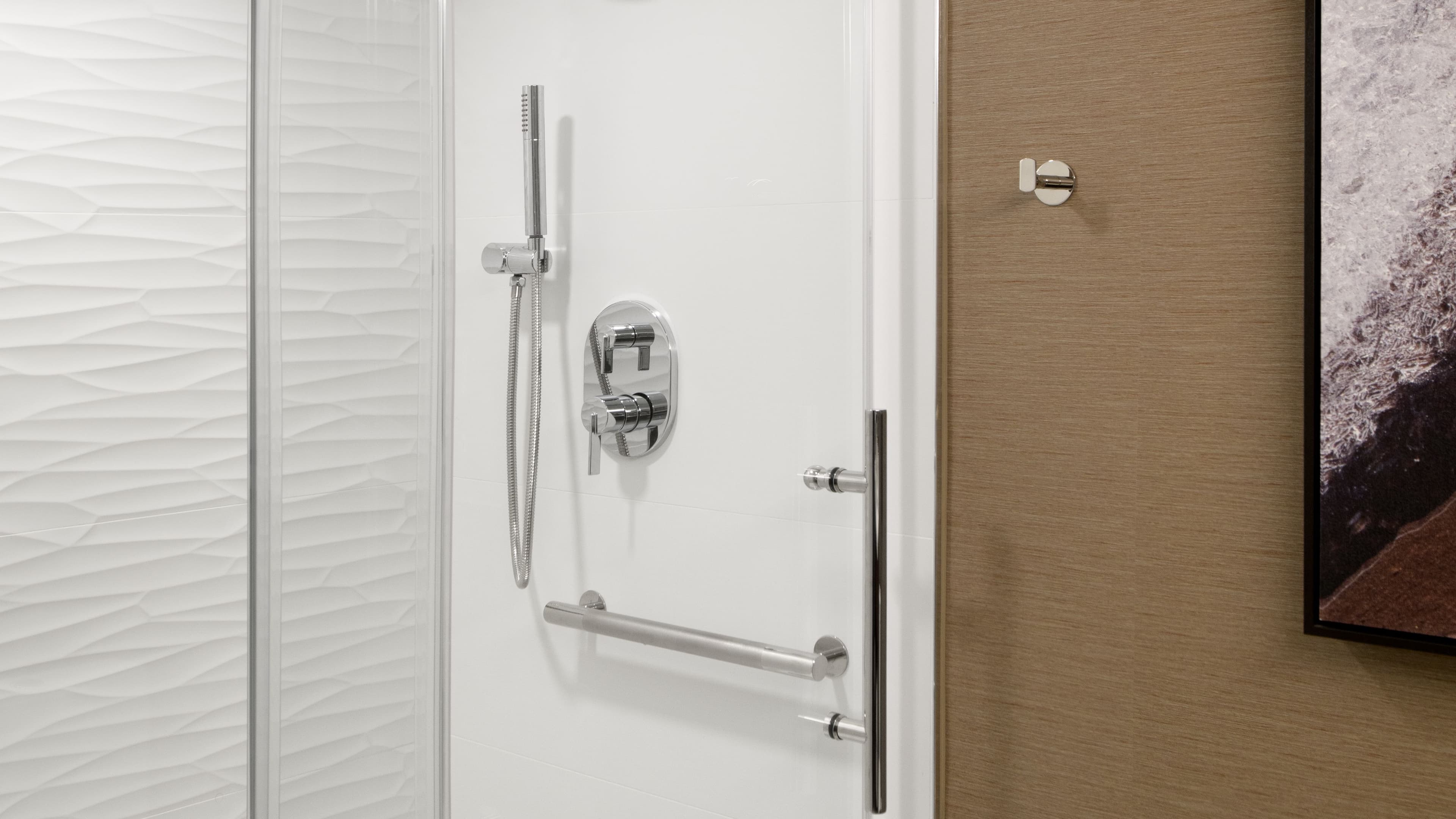 King With Sofa Bed - Image 3