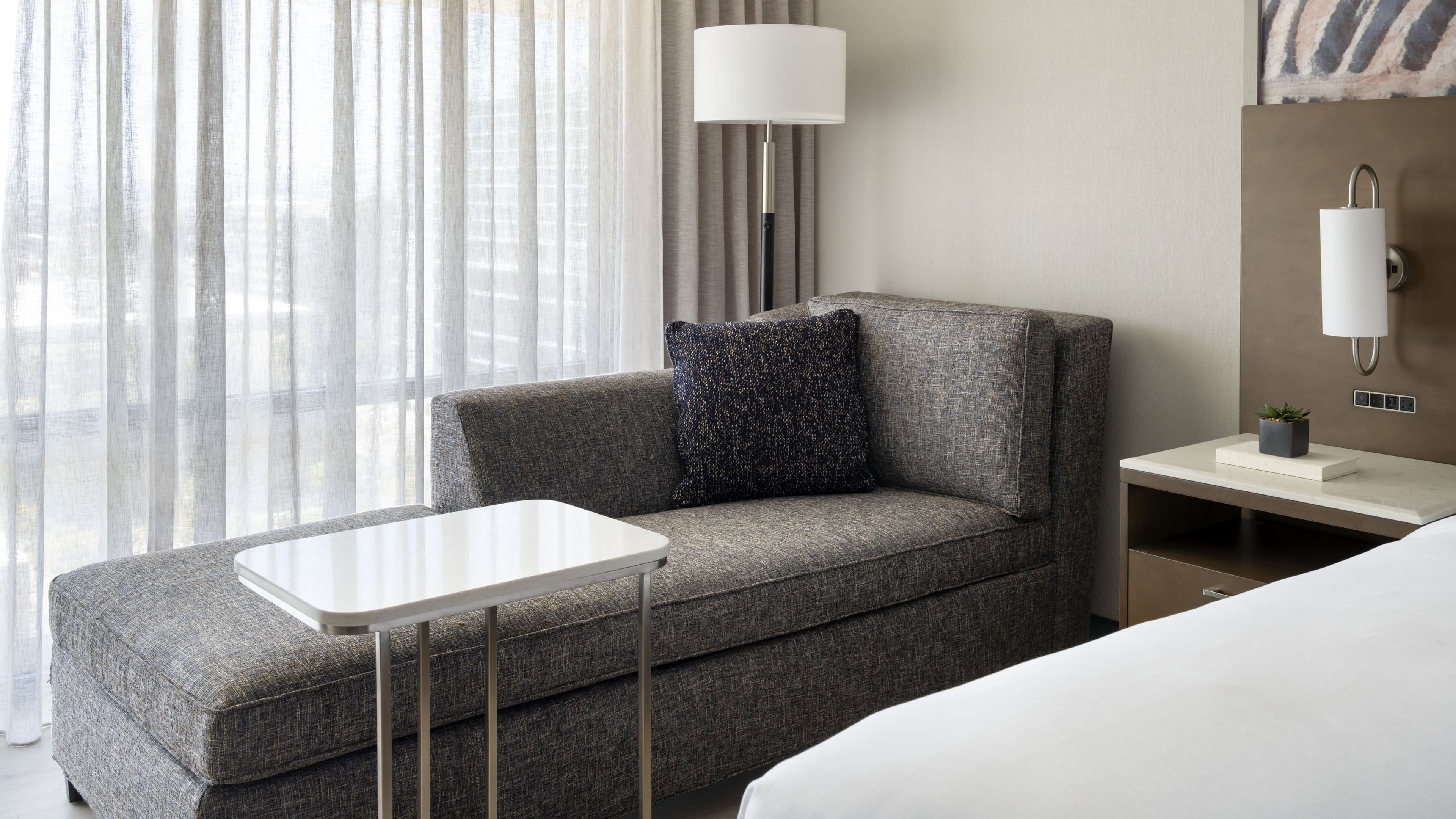 Deluxe Guest room - Image 4