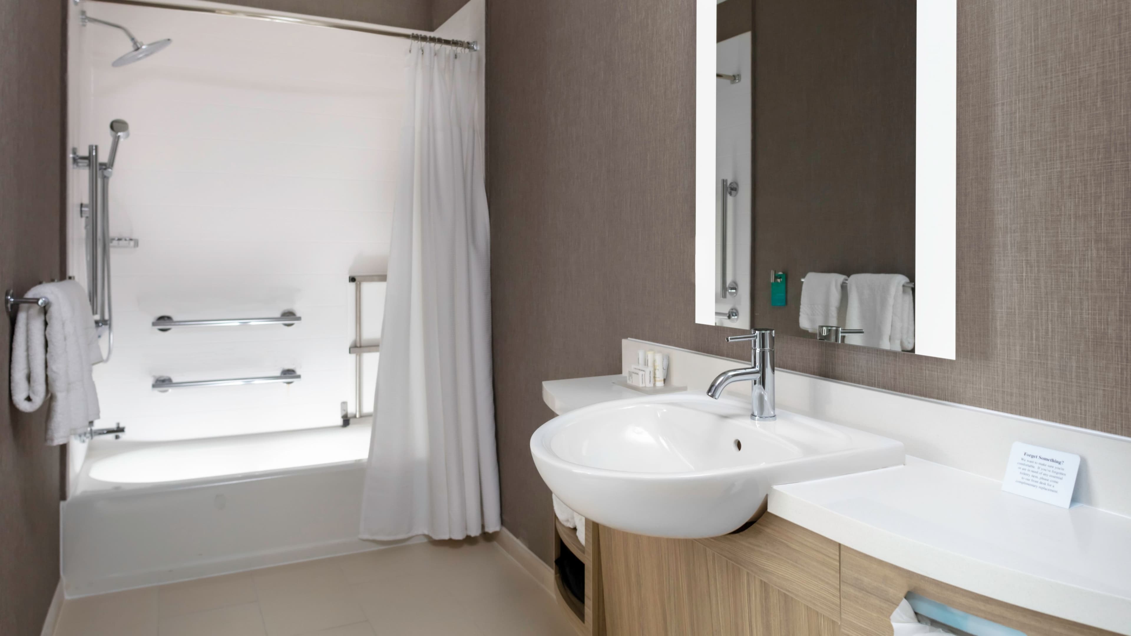 1 Bedroom Studio Suite - Image 5