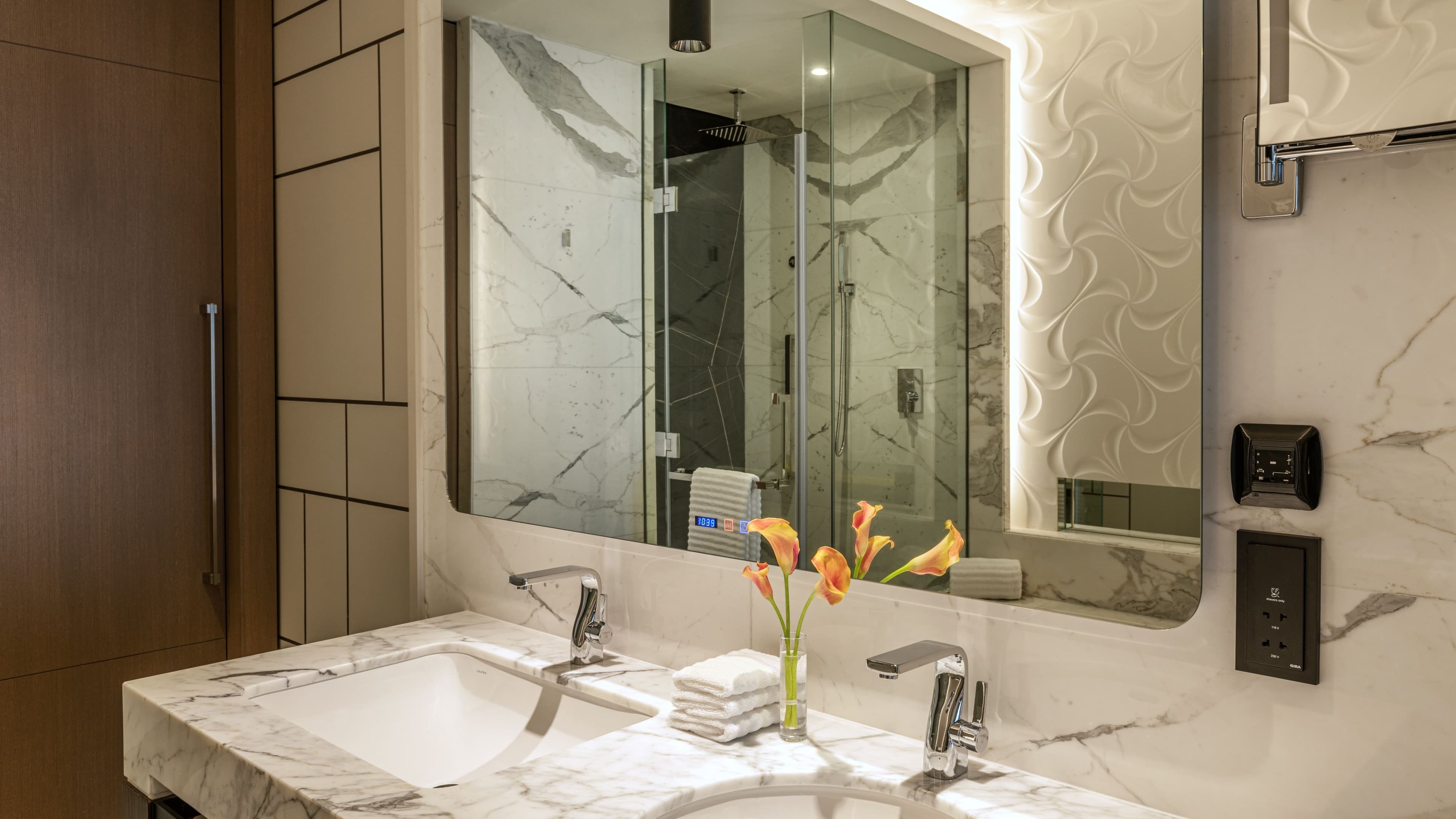 Deluxe Guest room - Image 3