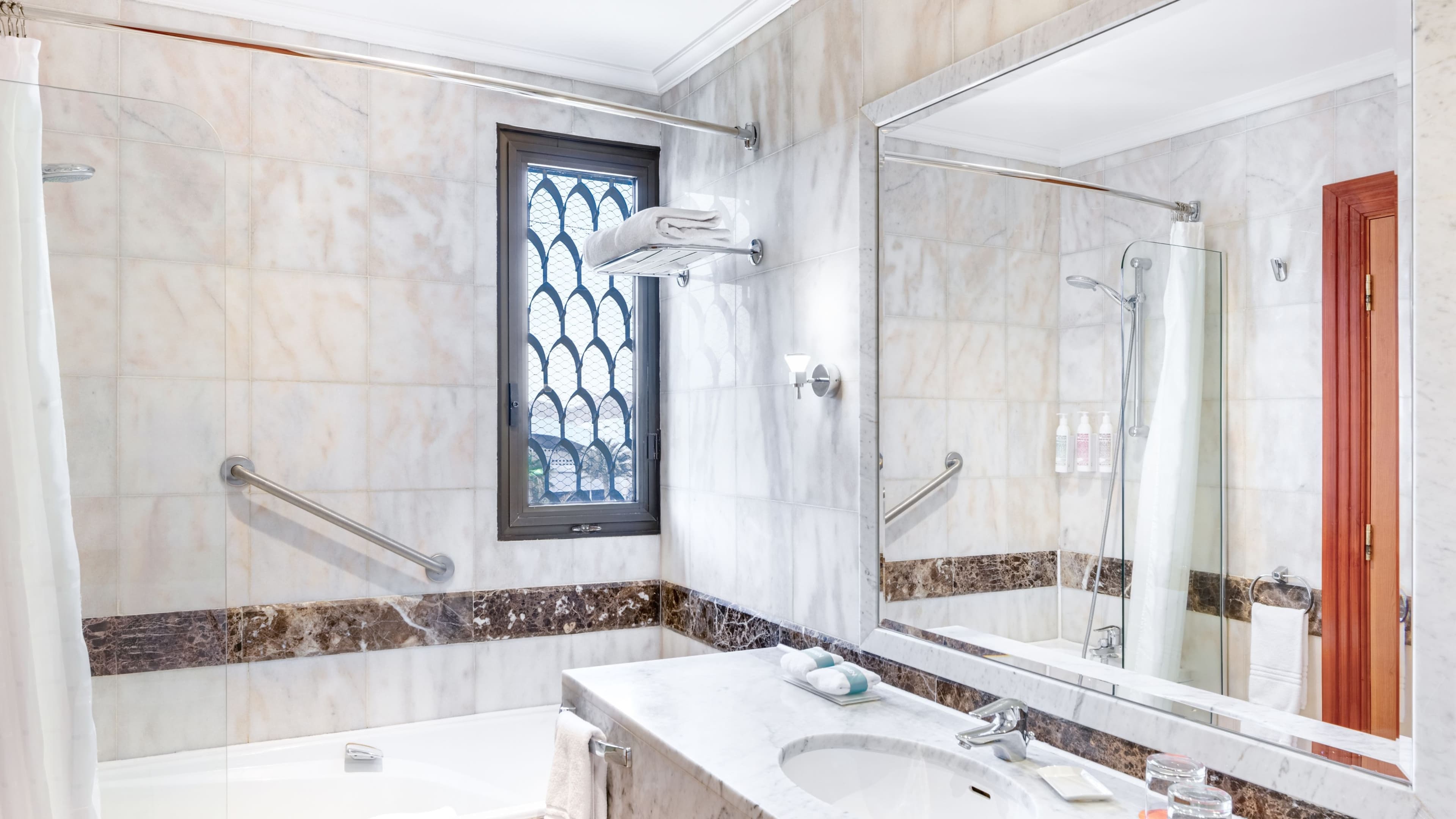 Standard King - Image 5