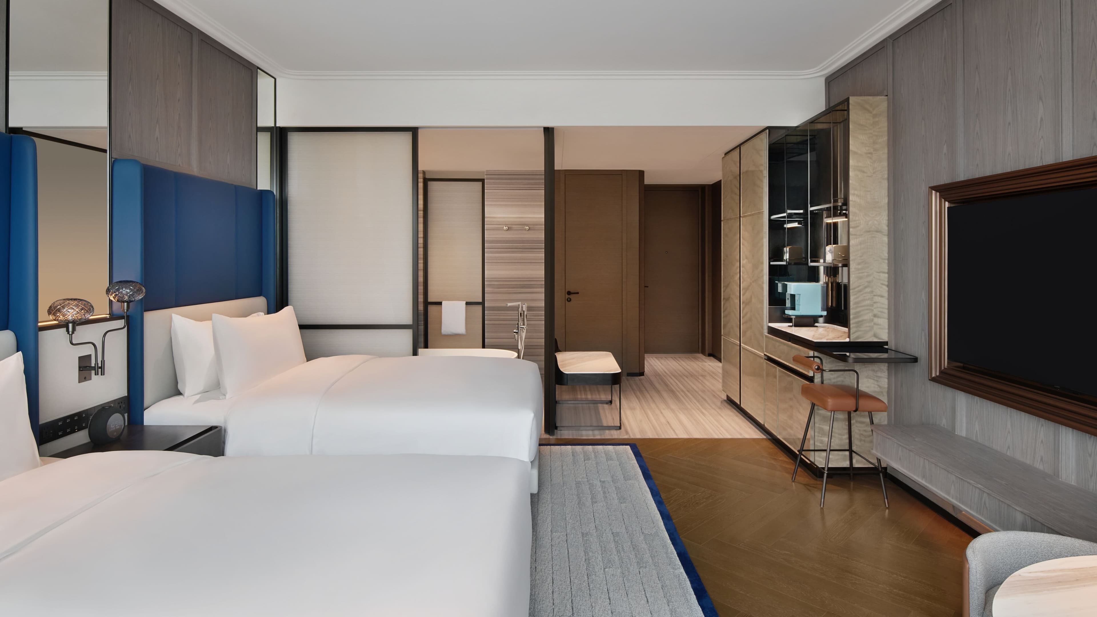 Deluxe City View Room - Image 2