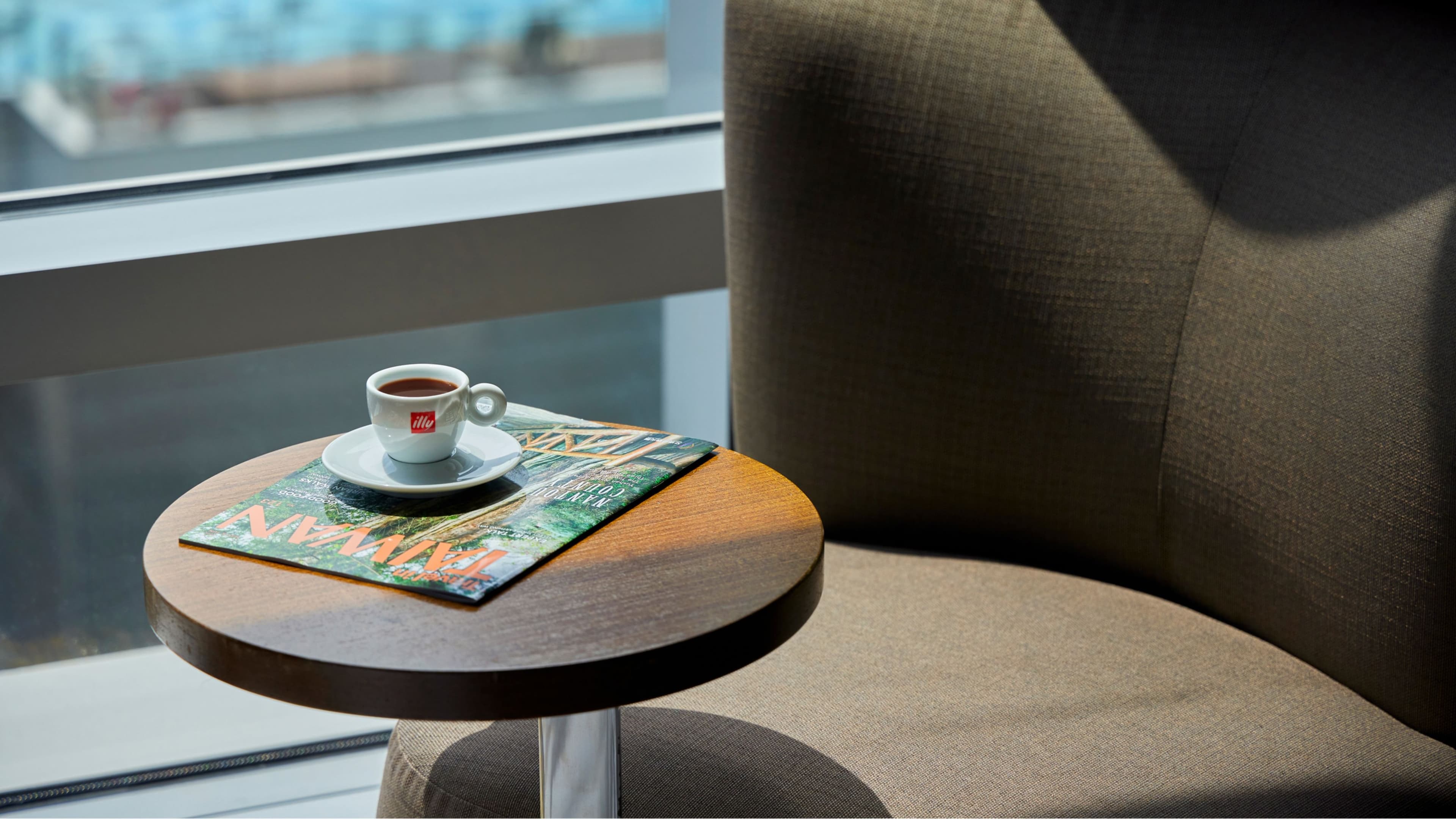 Deluxe King Room - Image 3