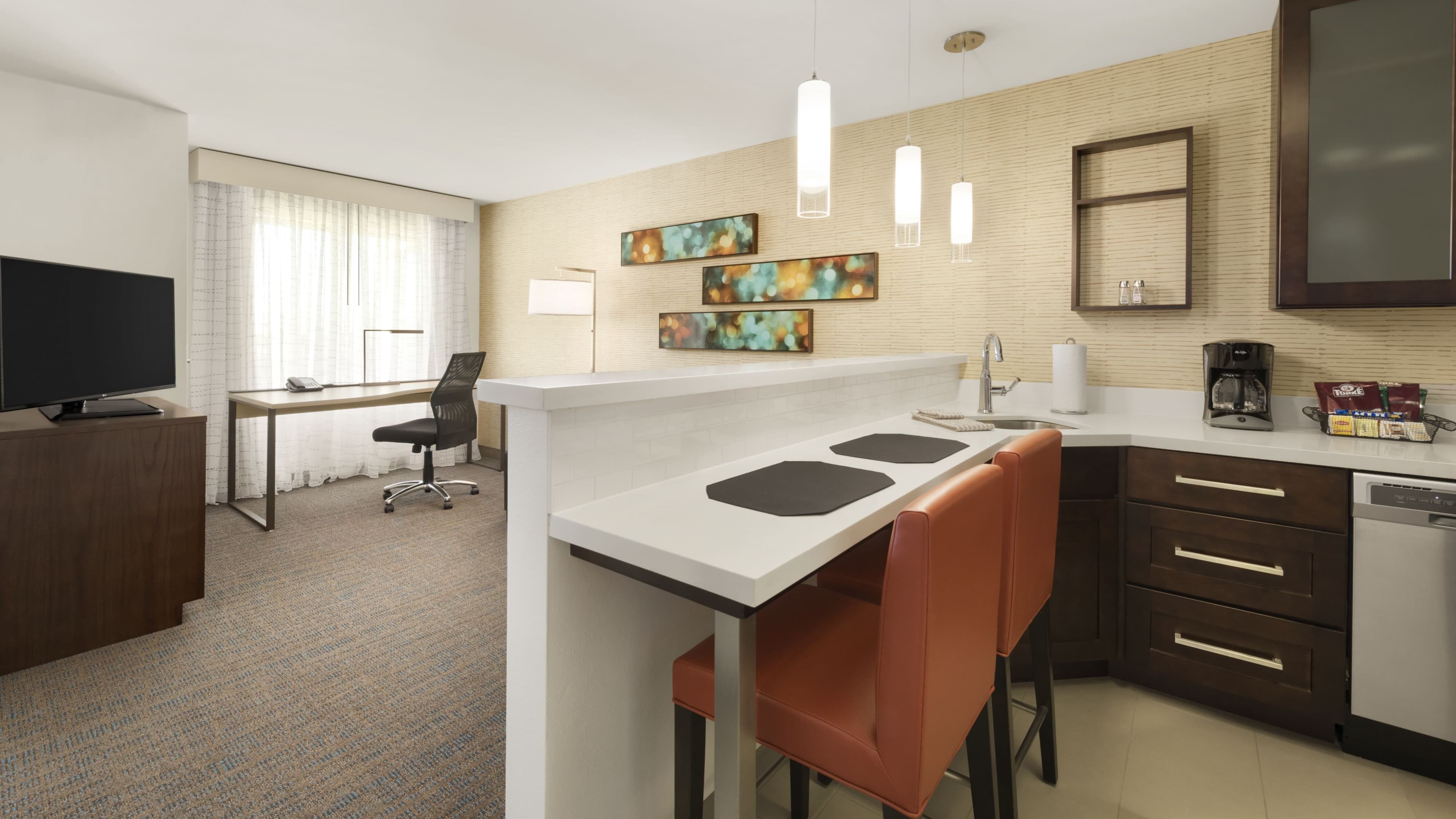 1 Bedroom Suite - Image 2