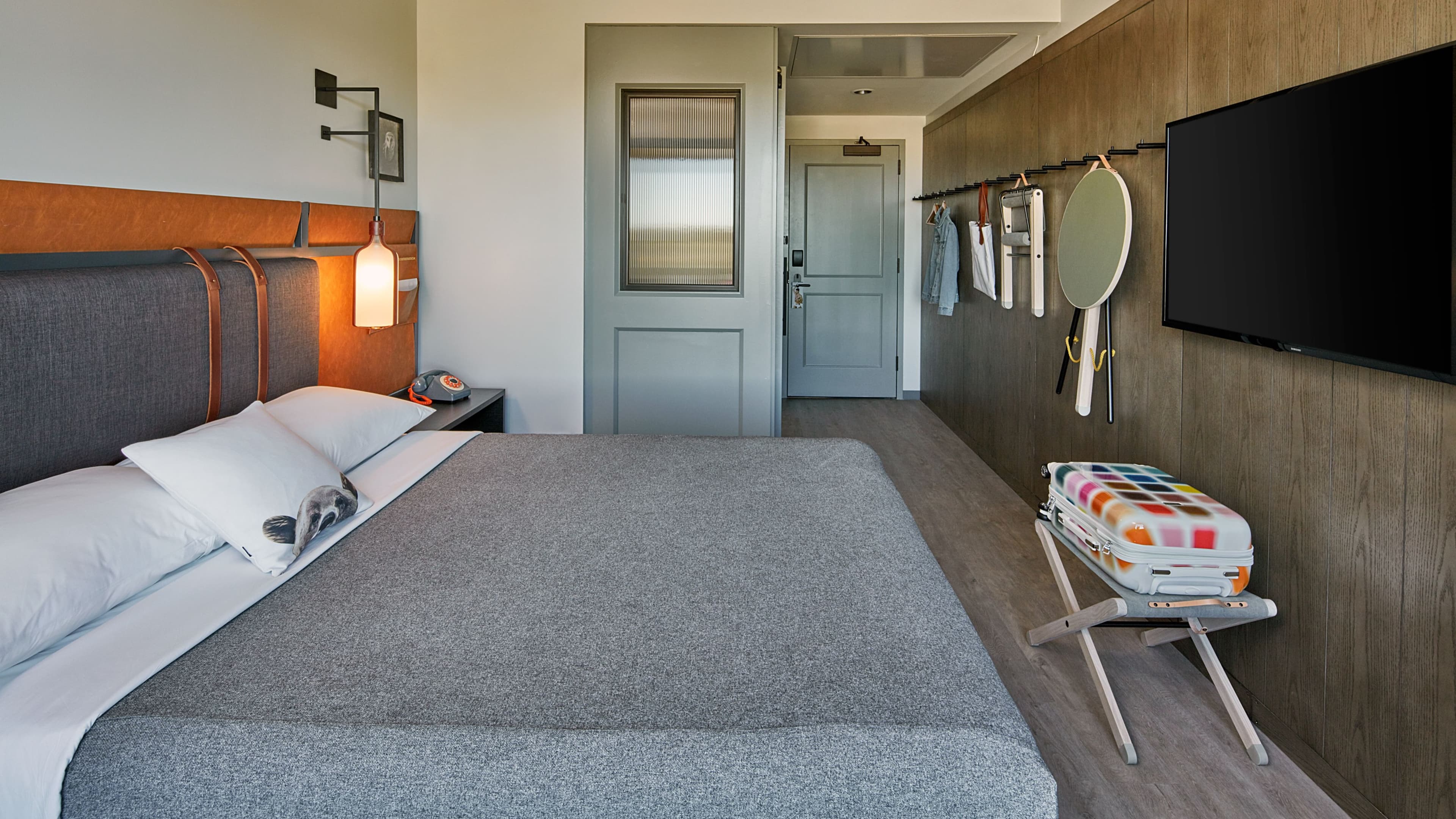 Guest Room - Image 4