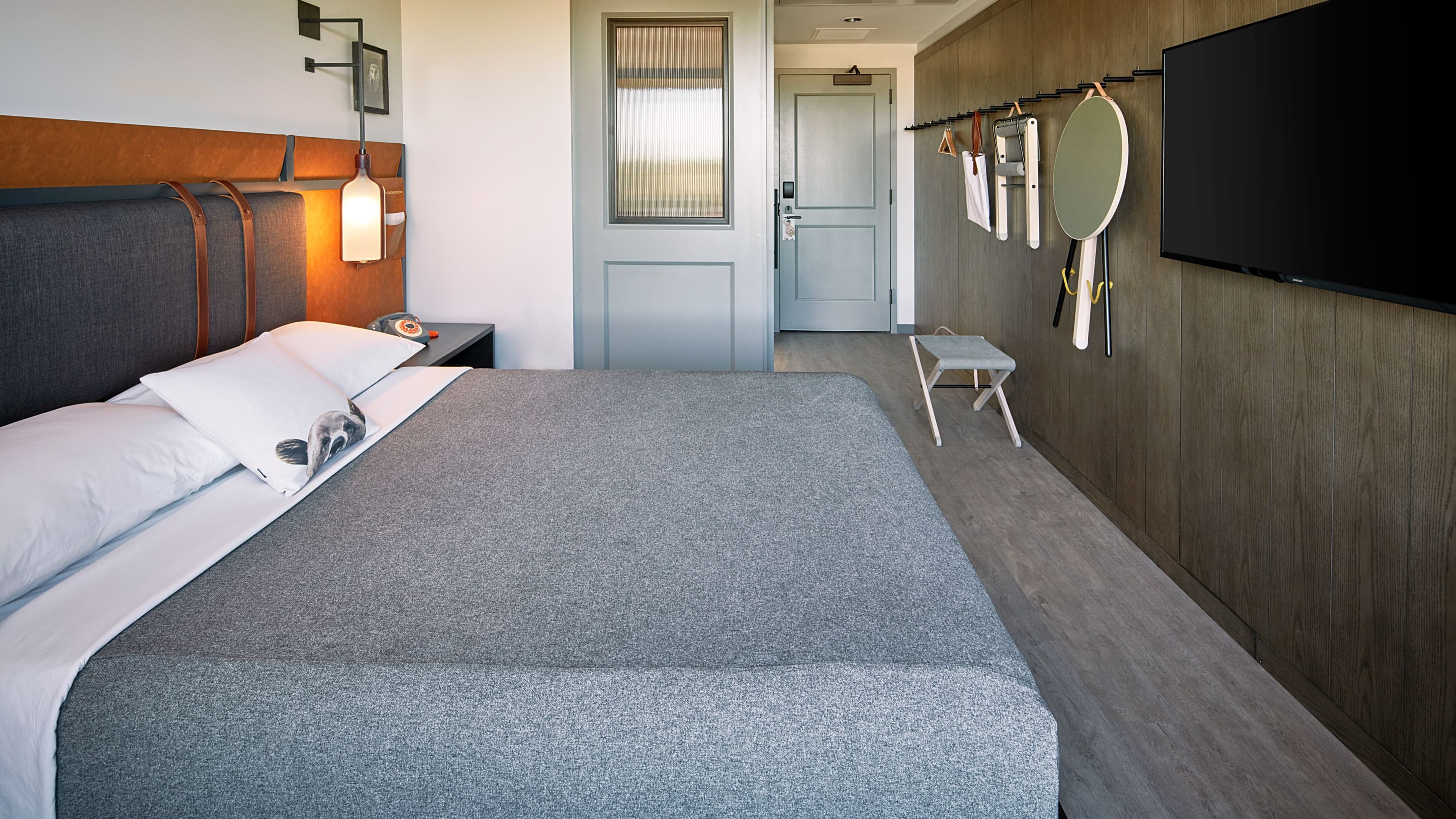 Guest Room - Image 2